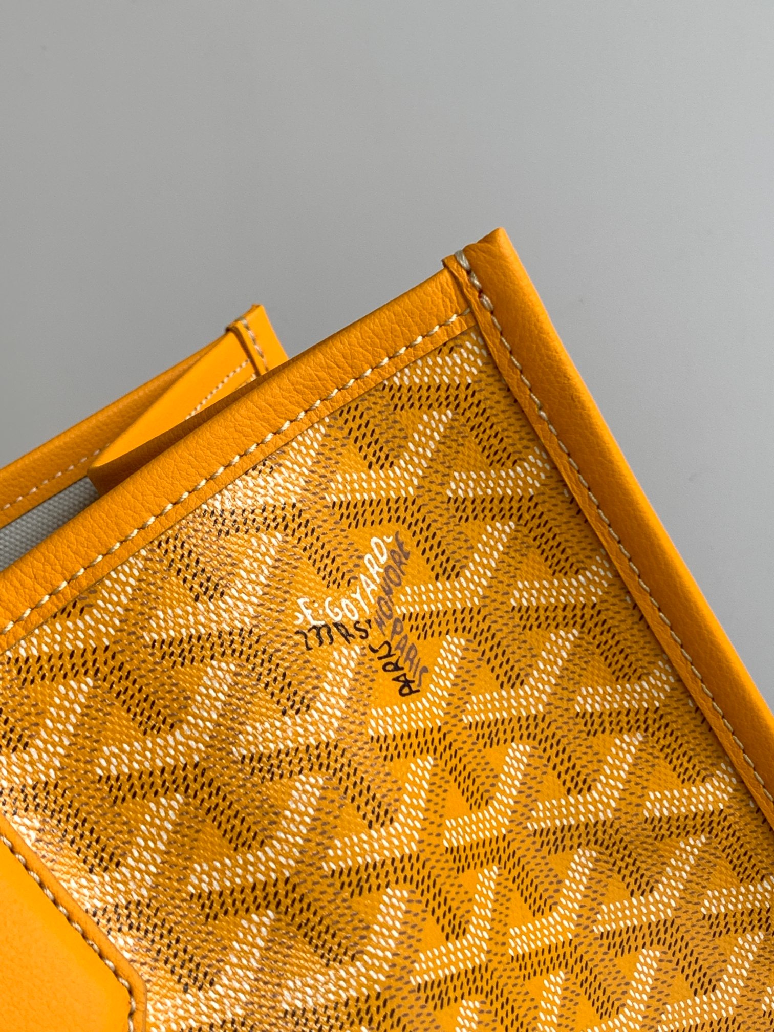 goyard Villette 8088 (yellow)
