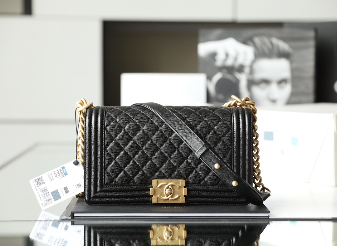 T&uacute;i x&aacute;ch Channel Le boy đen d&acirc;y v&agrave;ng 