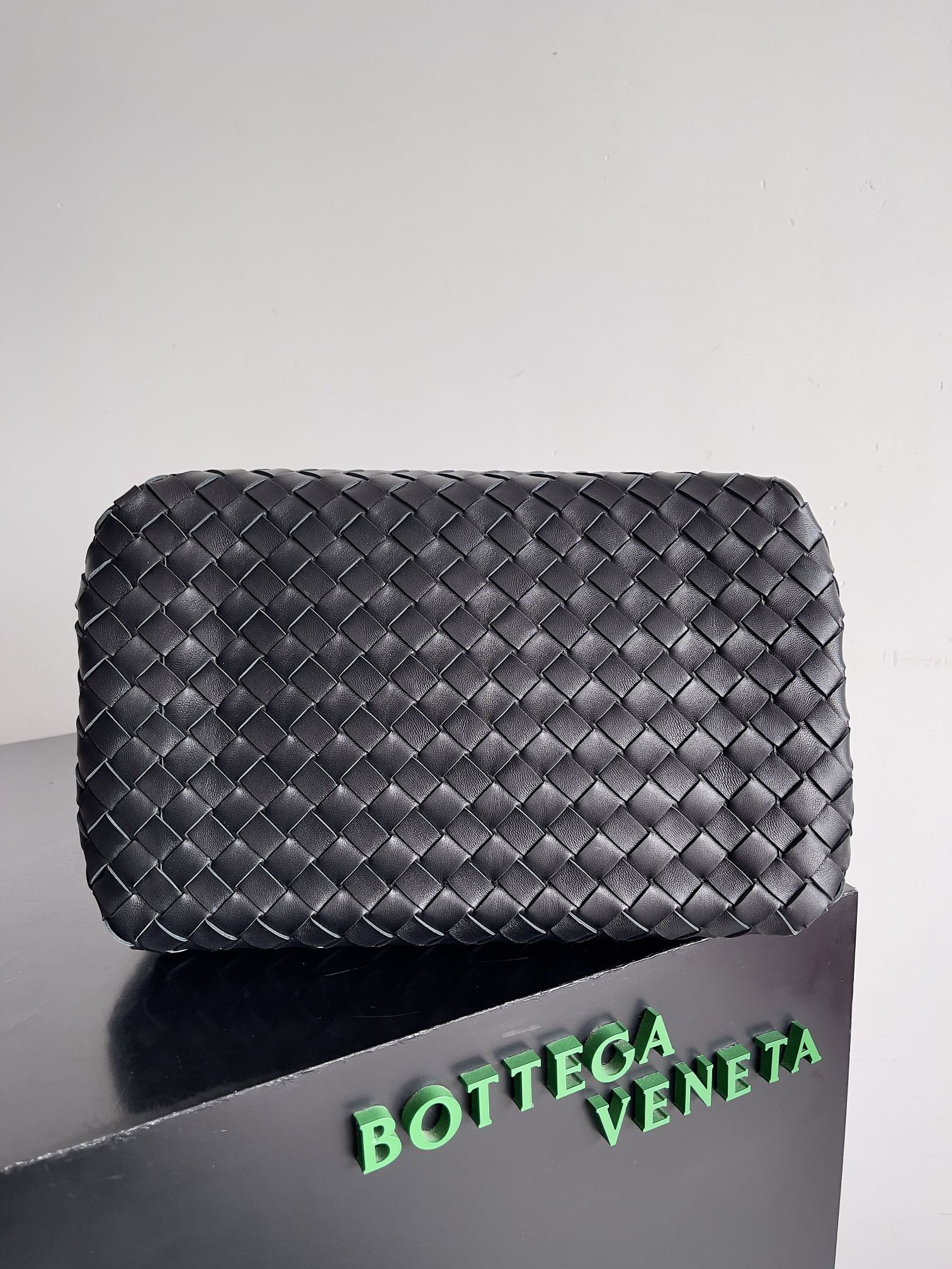 Túi xách nữ bottega veneta màu đen 796571