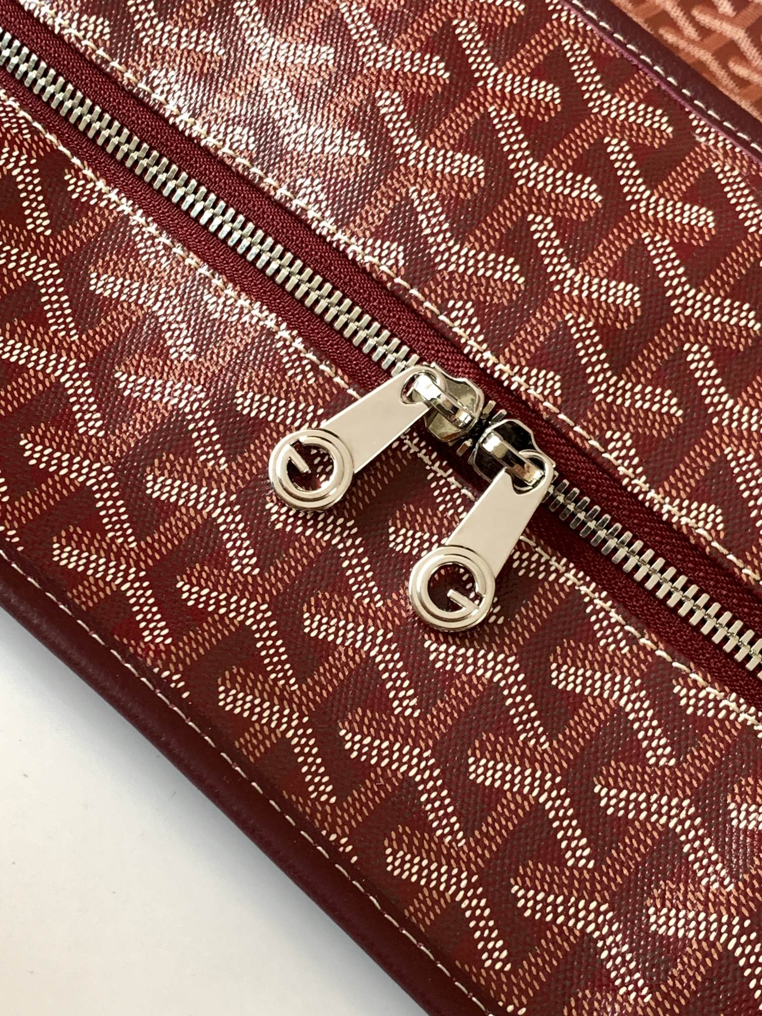 Túi xách Goyard 8022850 màu đỏ đô
