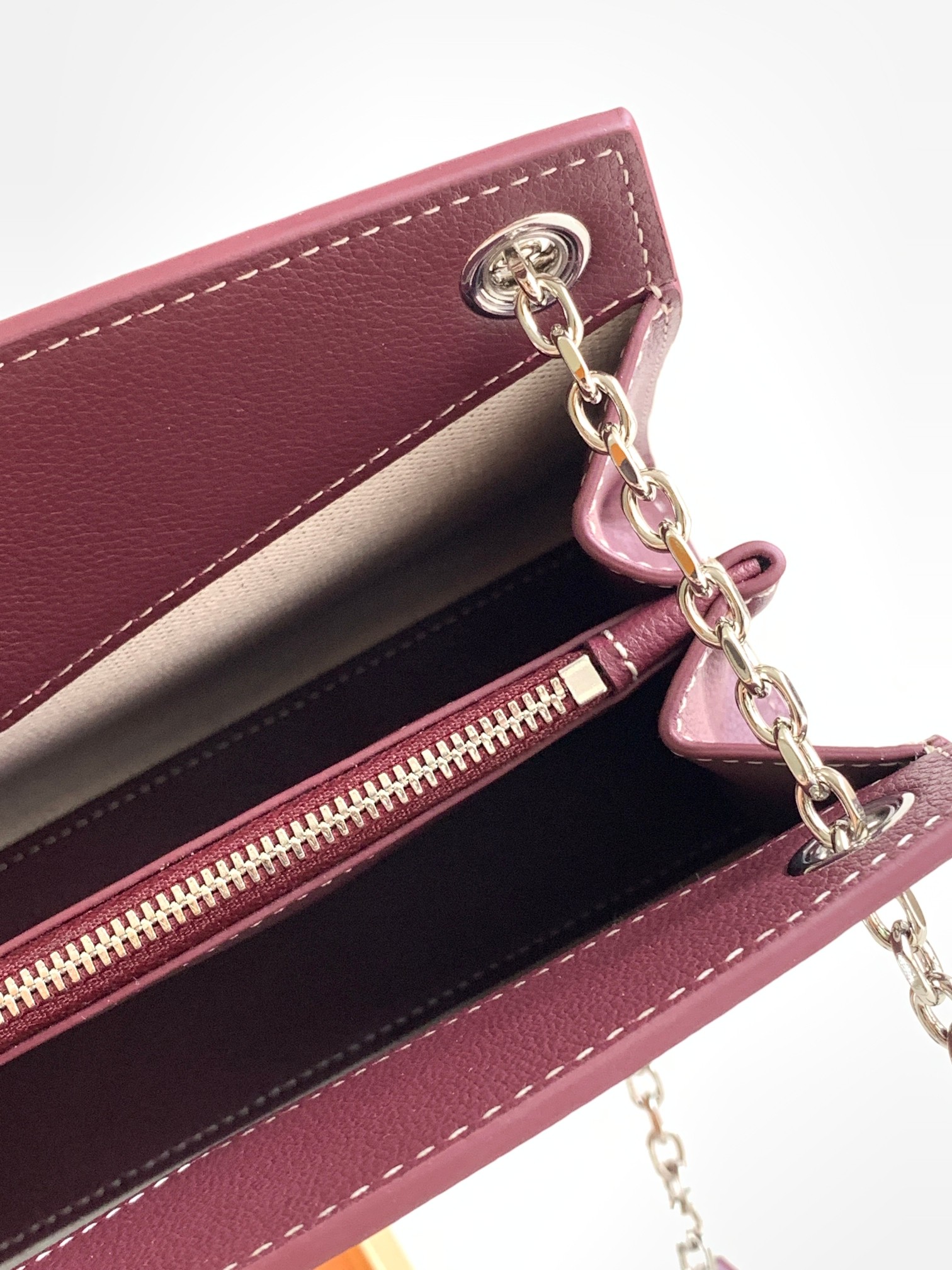 Goyard Rouette 8819 (red)