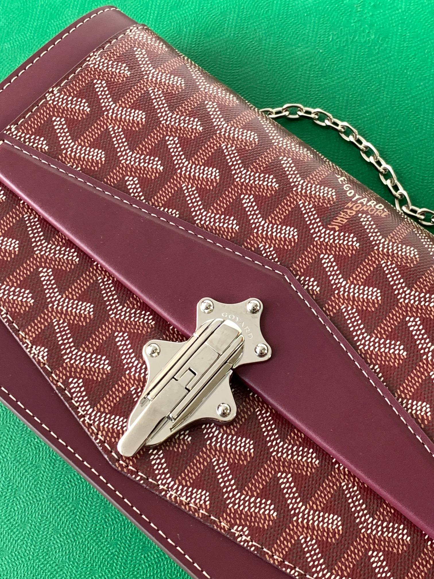 Goyard Duchesse Marie-Caroline 1100 (red)