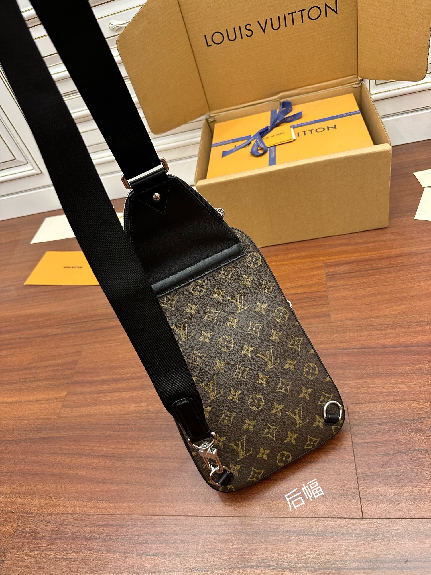 Túi Nam Sac Avenue slingbag NM M46327 Nâu Đen