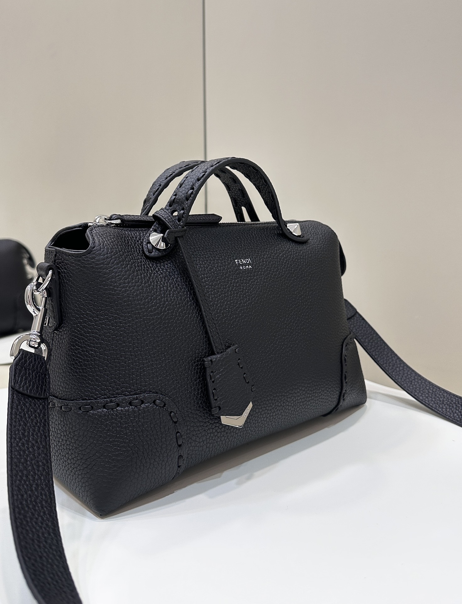 TÚI XÁCH NỮ FENDI  8651