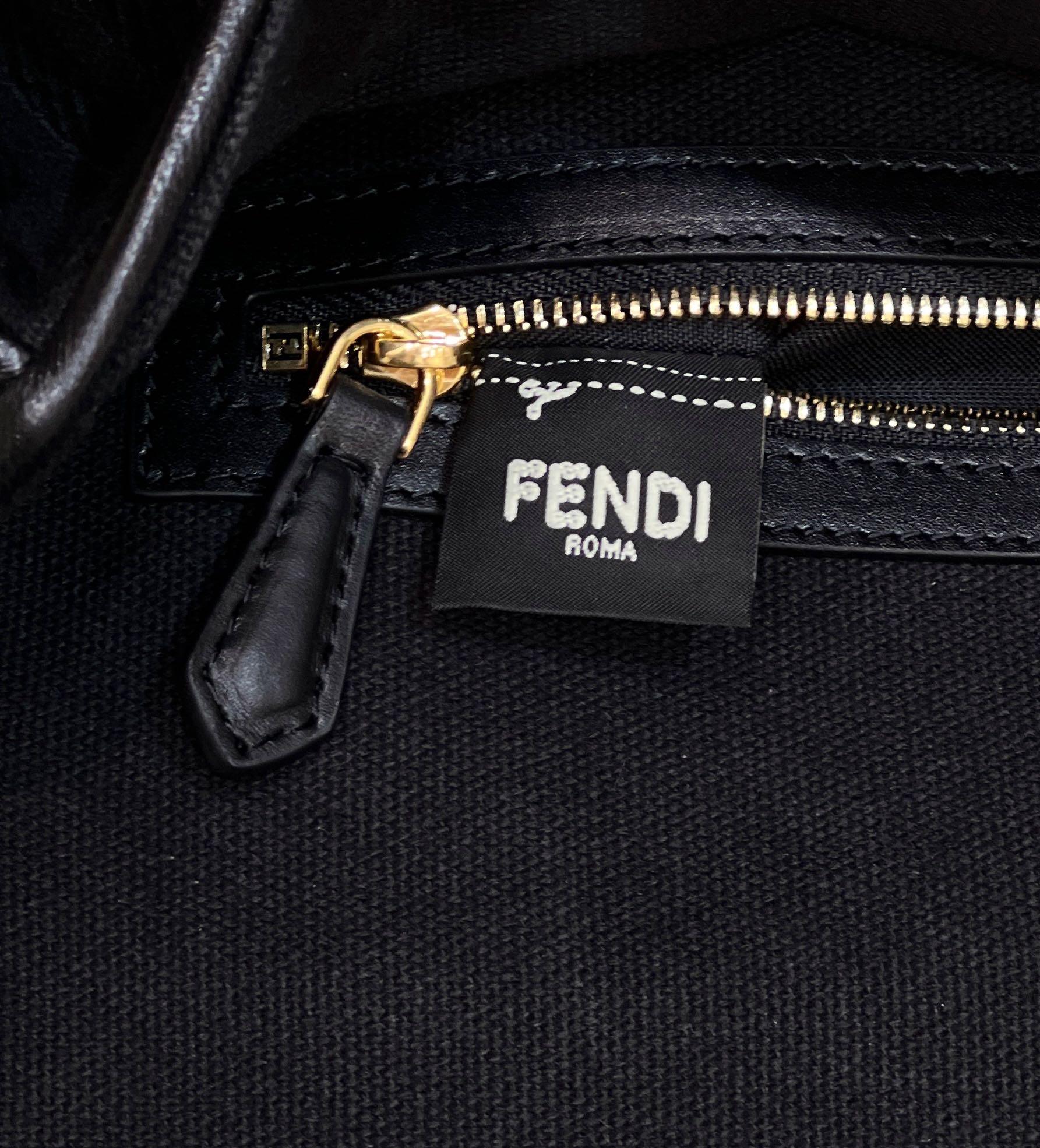 TÚI CỔ ĐIỂN 8598 FENDI