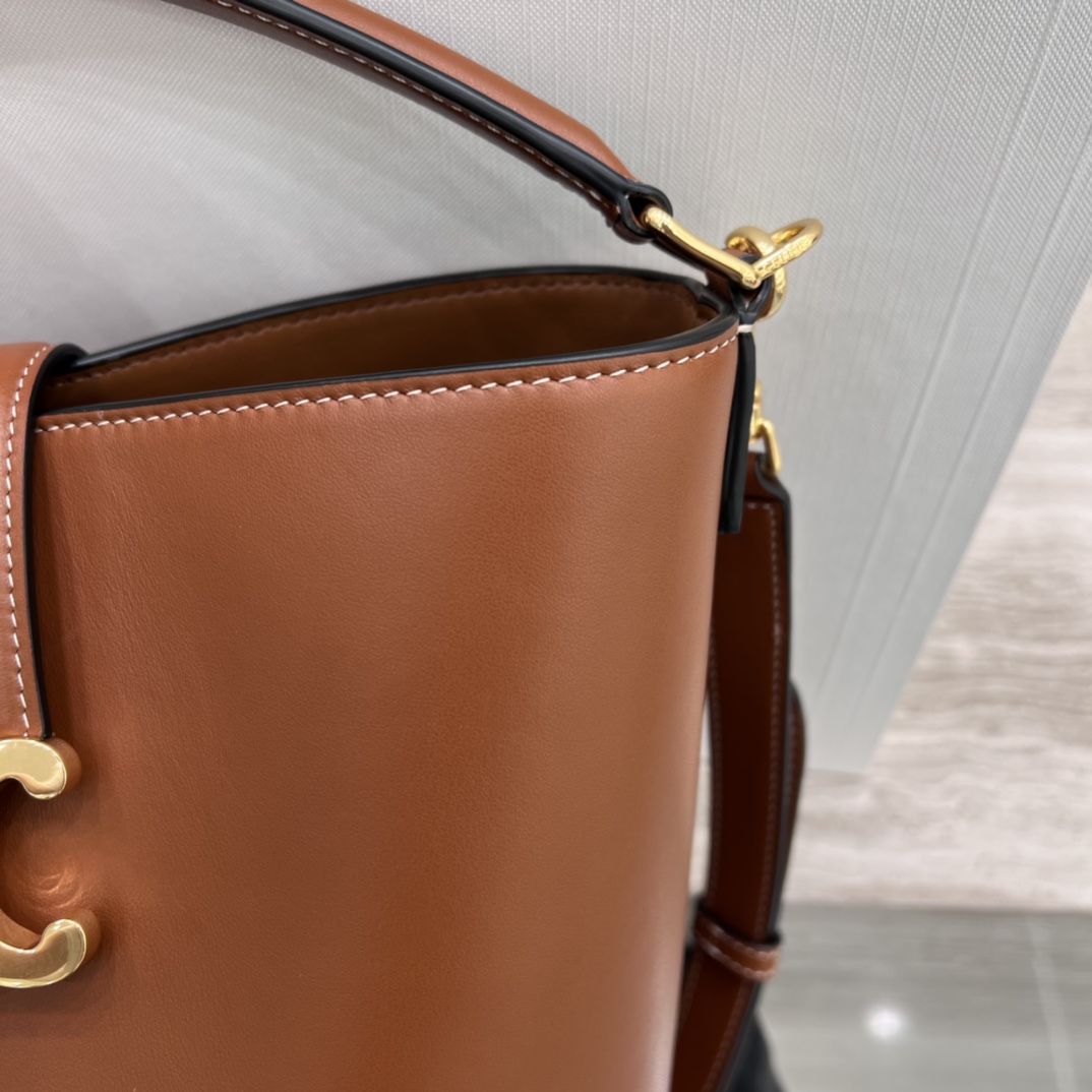 T&uacute;i X&aacute;ch Nữ Celine Louise 116613 M&agrave;u N&acirc;u 