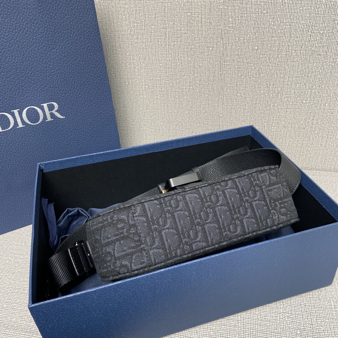 Túi Xách Dior Oblique Màu Đen 9957