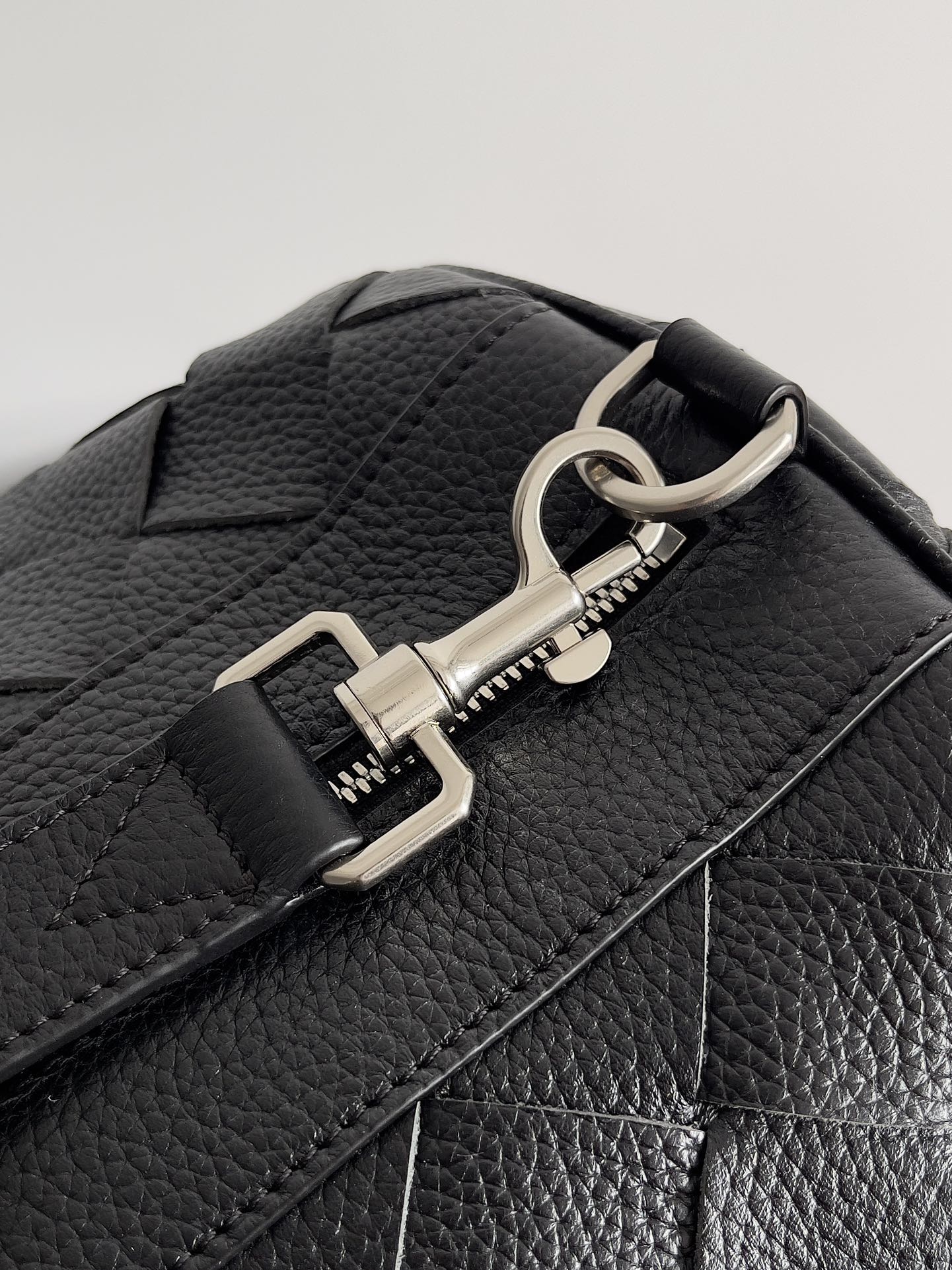 Túi xách nữ bottega veneta màu đen 795287