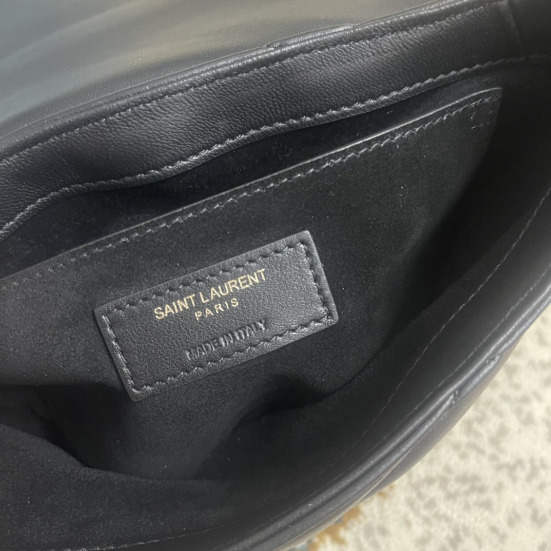 T&uacute;i x&aacute;ch YSL LE57 698567 M&agrave;u Đen