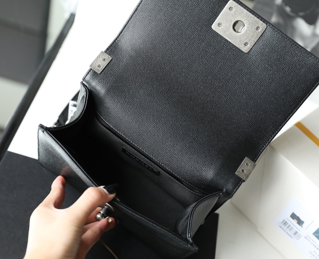 T&uacute;i x&aacute;ch Channel Le boy d&acirc;y bạc 