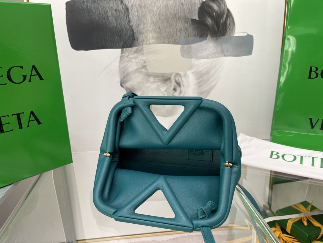 Bottega Veneta Poin Màu Xanh Dương