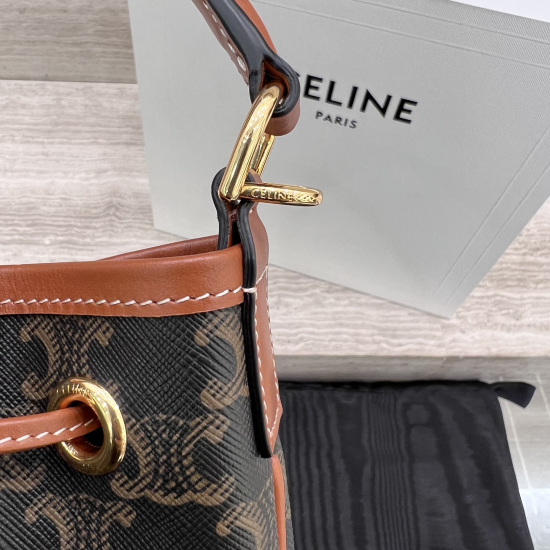 T&uacute;i X&aacute;ch Nữ Celine Clara 116882 Logo Celine 
