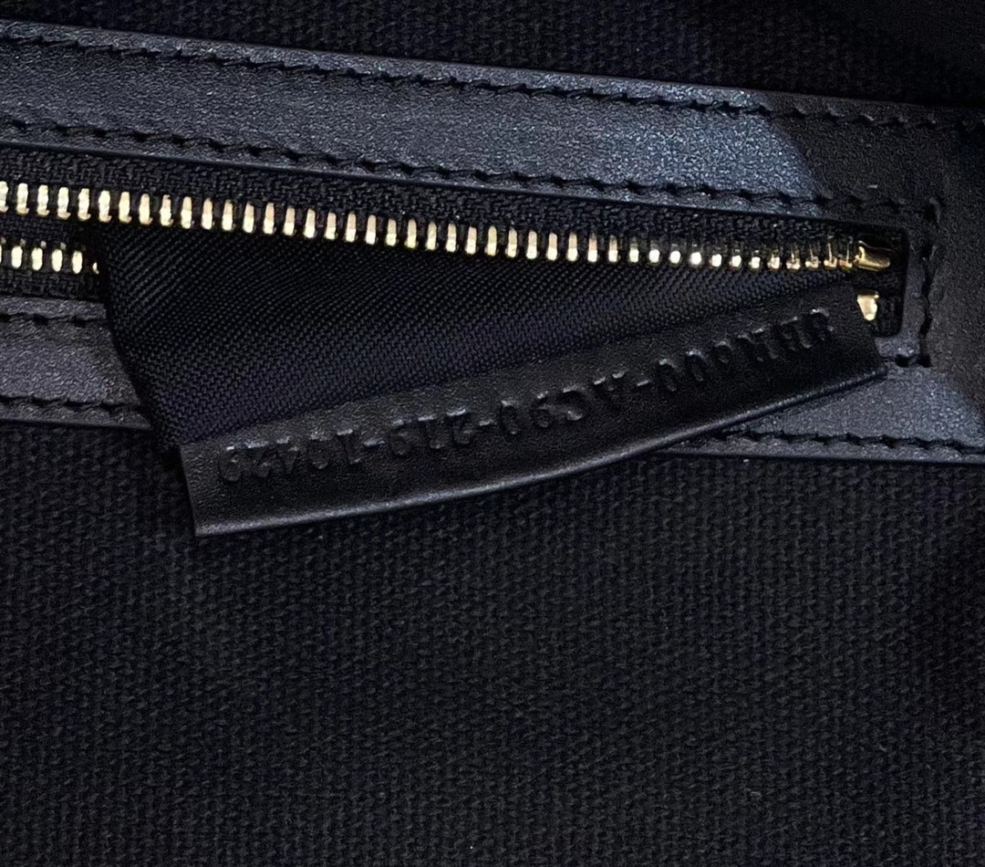 TÚI CỔ ĐIỂN 8598 FENDI