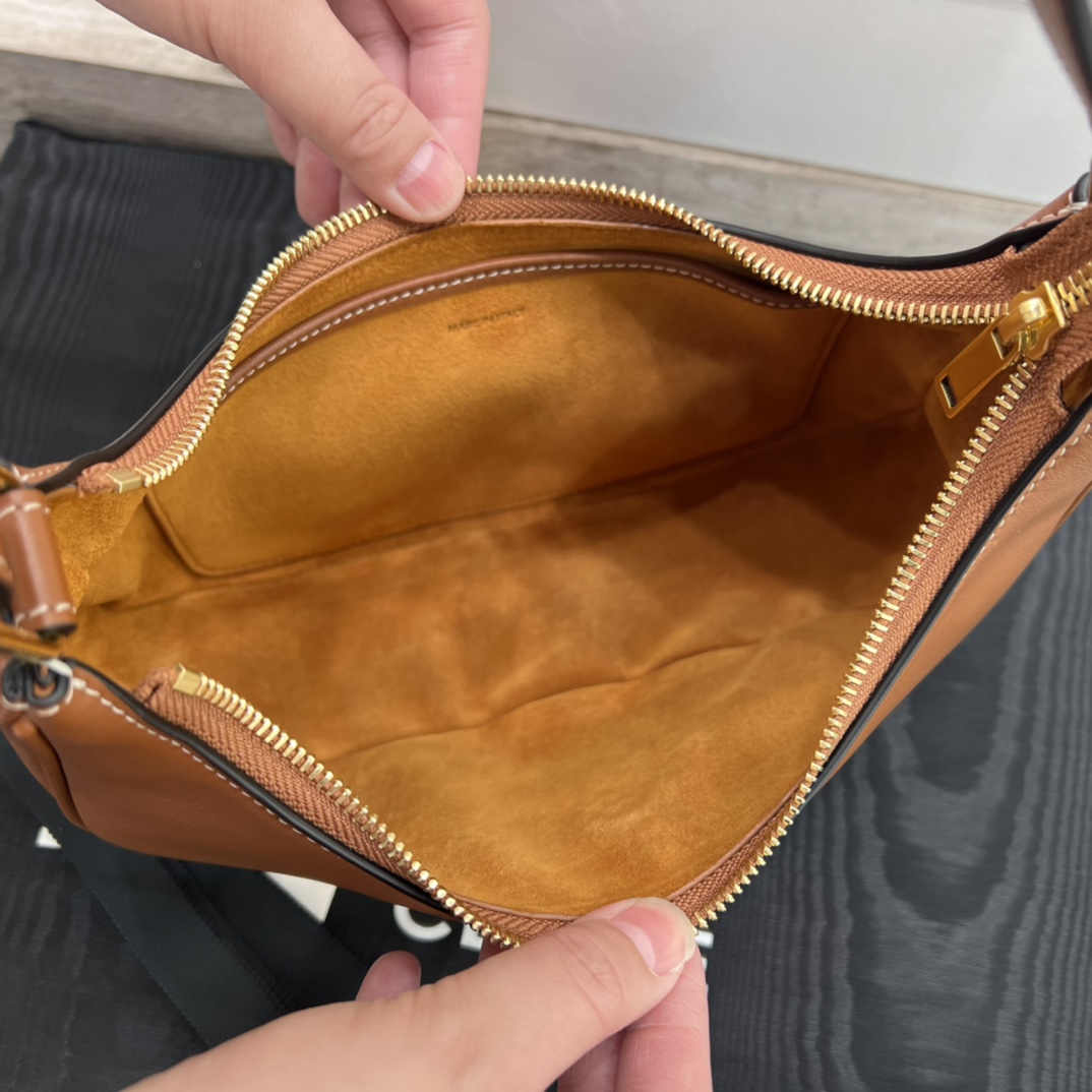 T&uacute;i X&aacute;ch Celine AVA Triomphe 114493 M&agrave;u N&acirc;u 