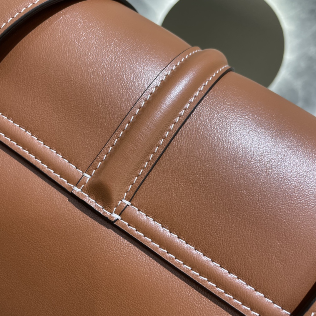 T&uacute;i X&aacute;ch Celine Soft 16 195543 M&agrave;u N&acirc;u 