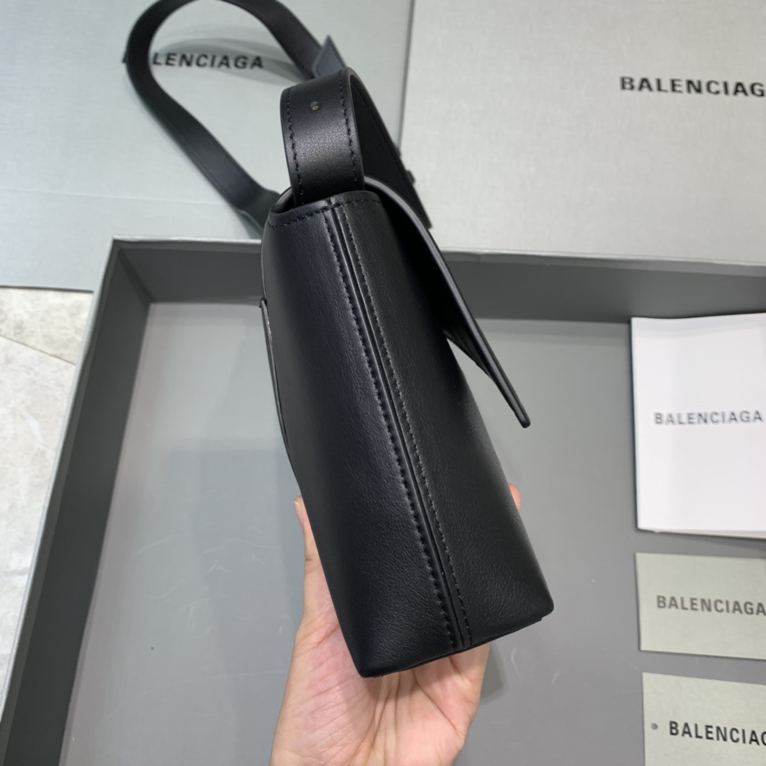 Túi xách nữ BALENCIAGA màu đen 180609