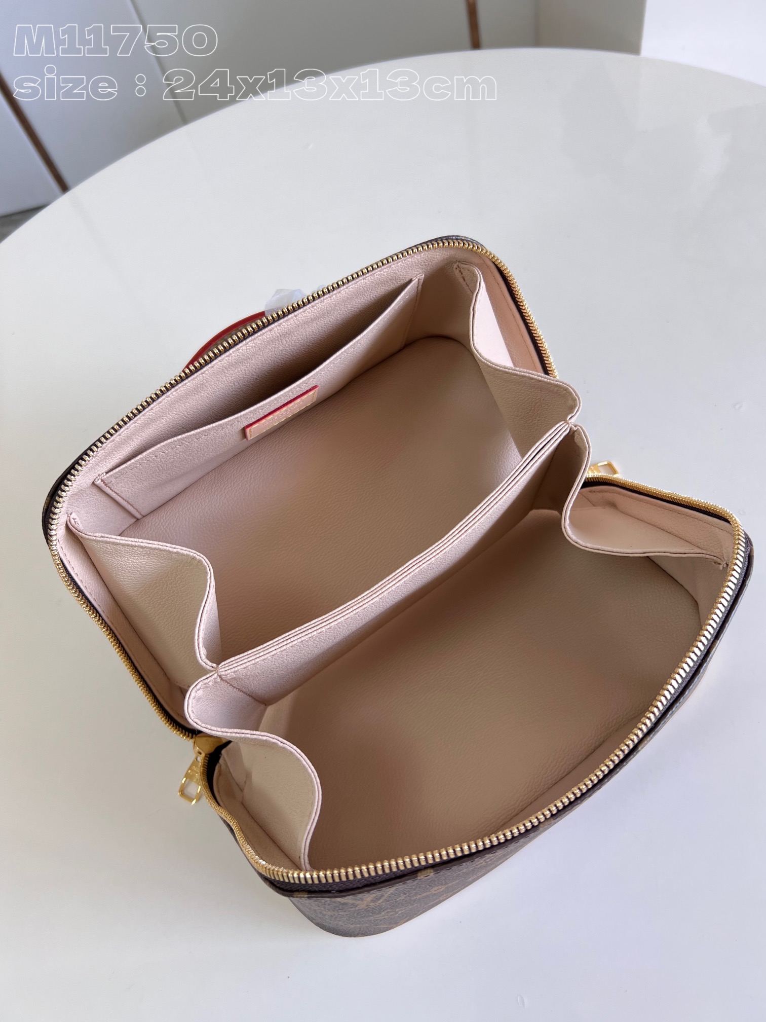 Trousse de toilette    M11750