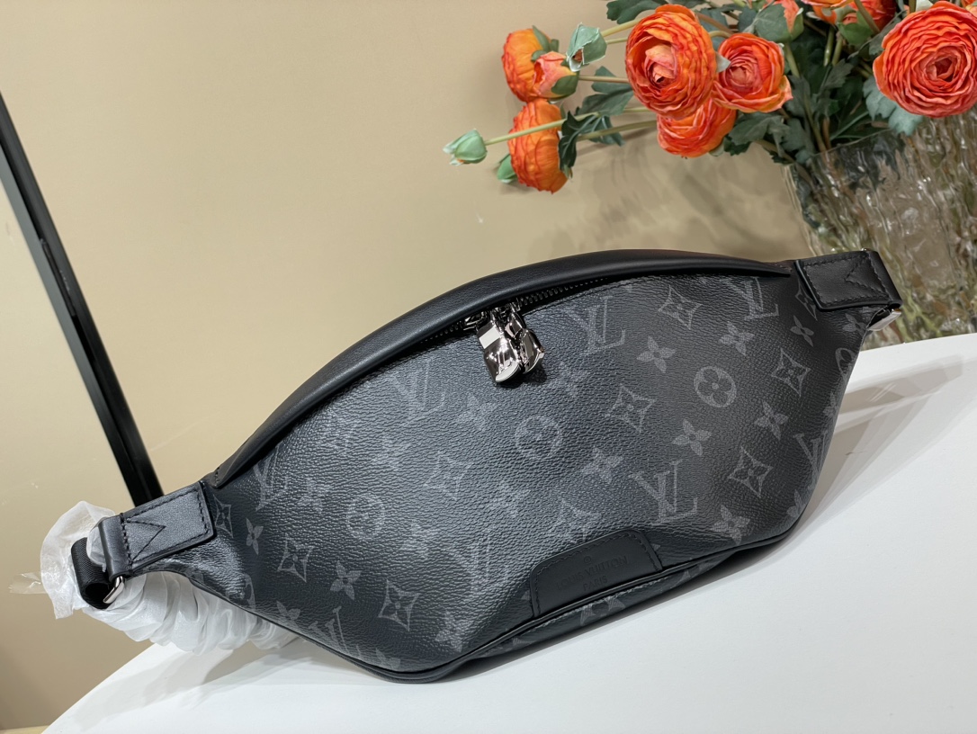 Túi Đeo Hông Louis Vuitton Discovery PM M46035