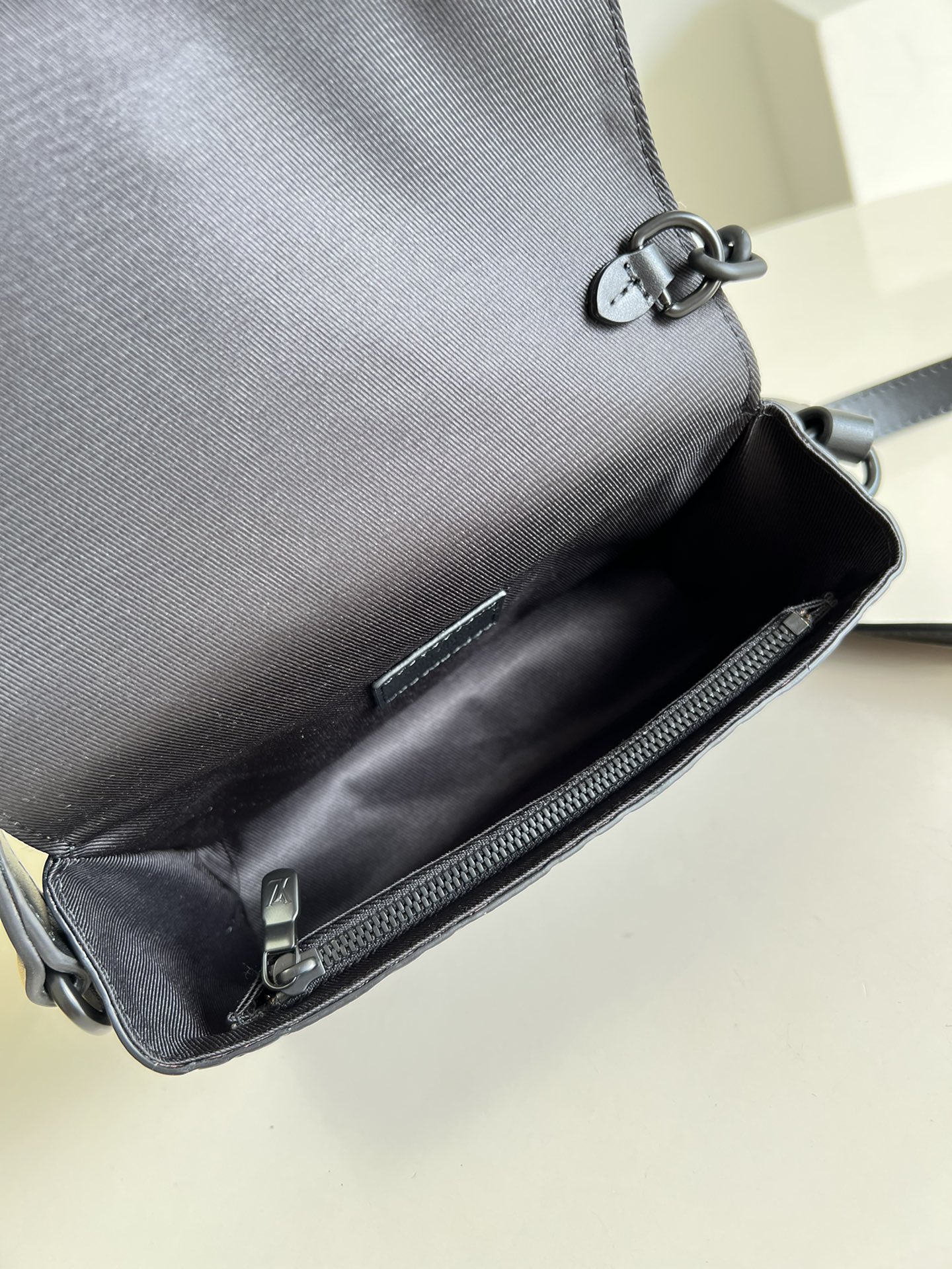 Túi Đeo Chéo Louis Vuitton LV Steamer Wearable Wallet M81746 Màu Đen