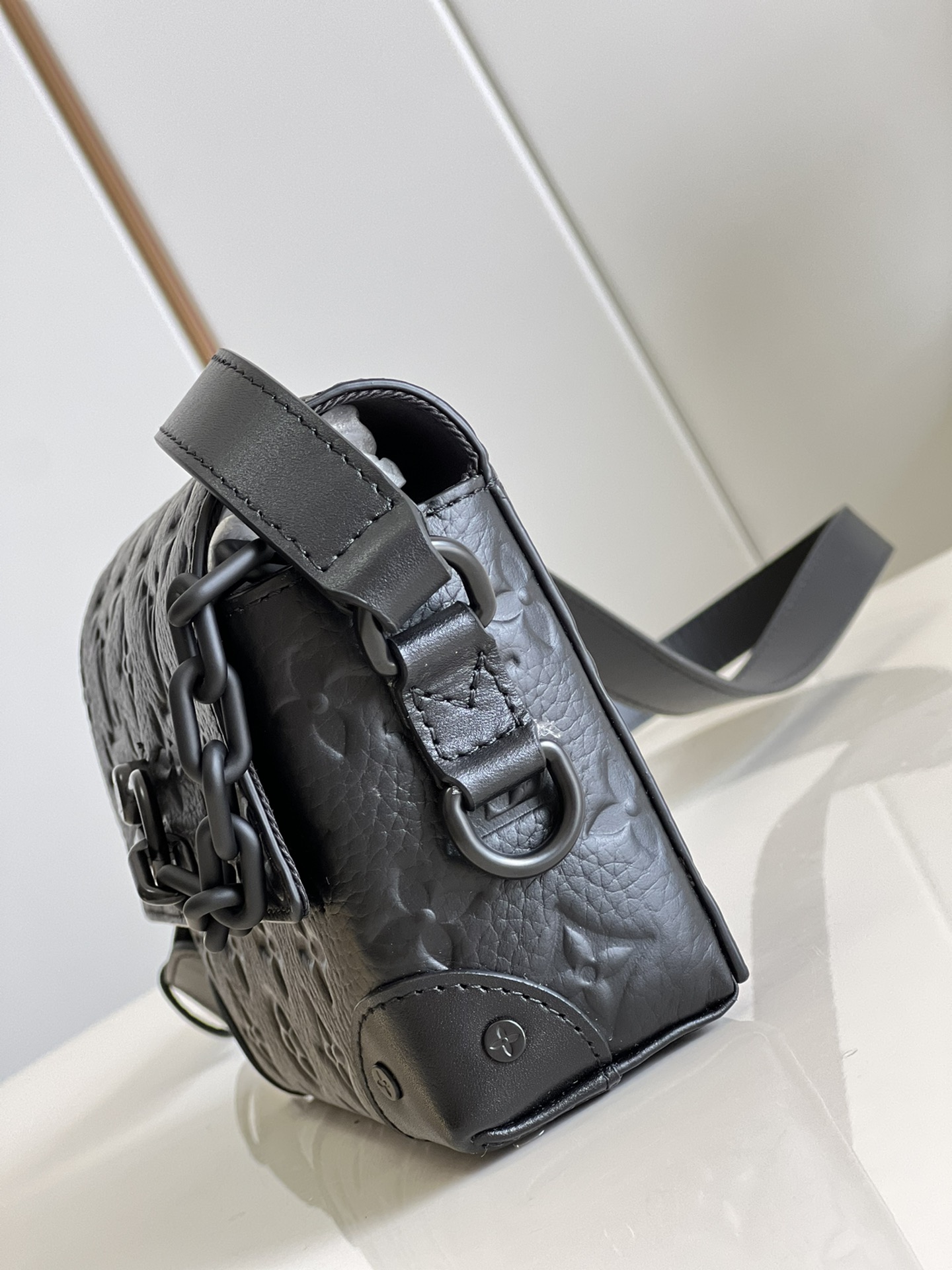 Túi Đeo Chéo Louis Vuitton LV Steamer Wearable Wallet M81746 Màu Đen