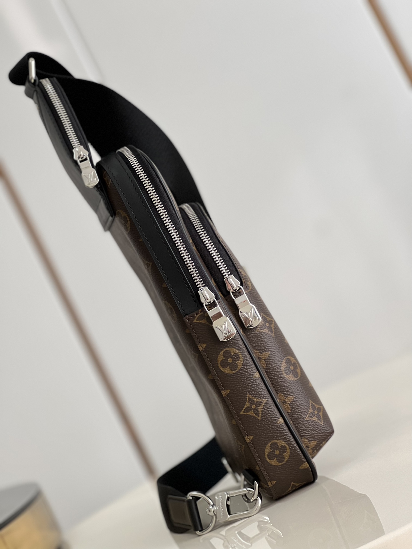 Túi Nam Sac Avenue slingbag NM M46327 Nâu Đen