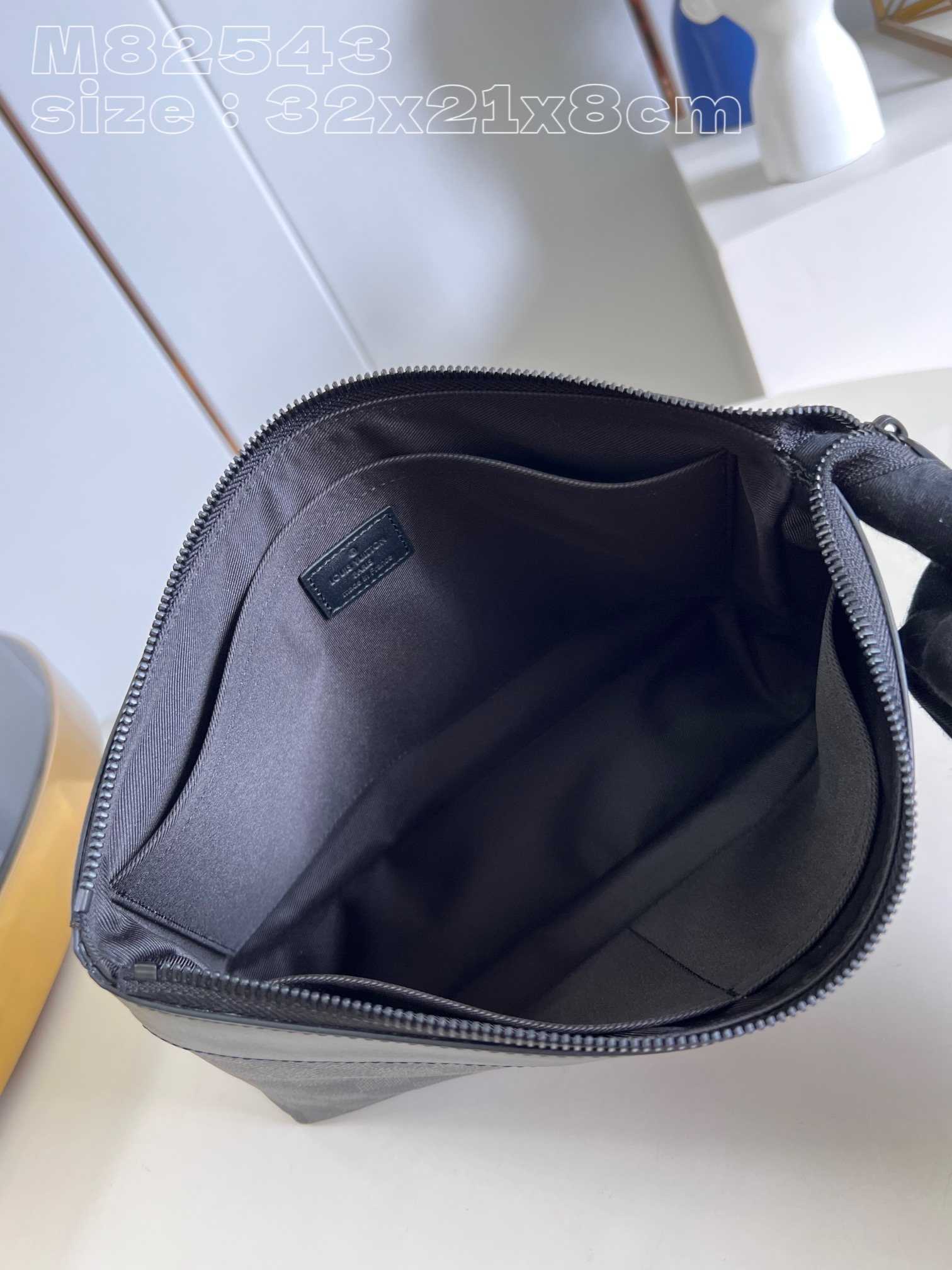 Túi Nam  Pochette Voyage Souple M82543 Màu Đen