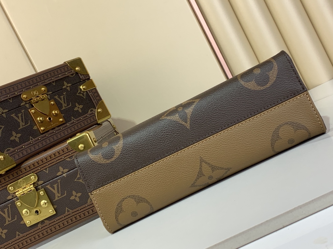 Túi Đeo Chéo Nữ Louis Vuitton LV OnTheGo East West M46653 Màu Nâu N-HM