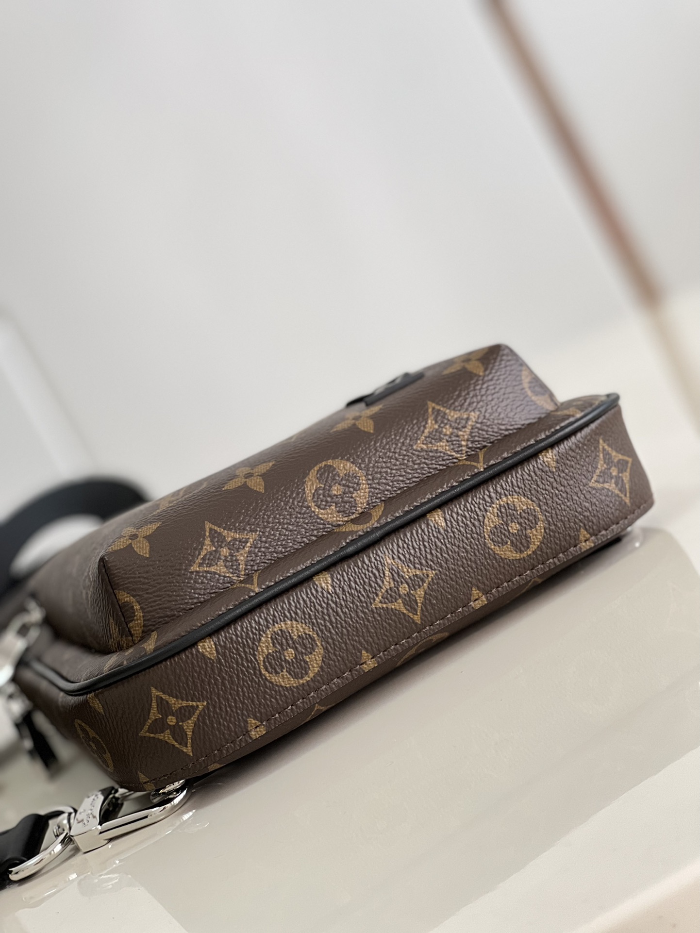 Túi Nam Sac Avenue slingbag NM M46327 Nâu Đen