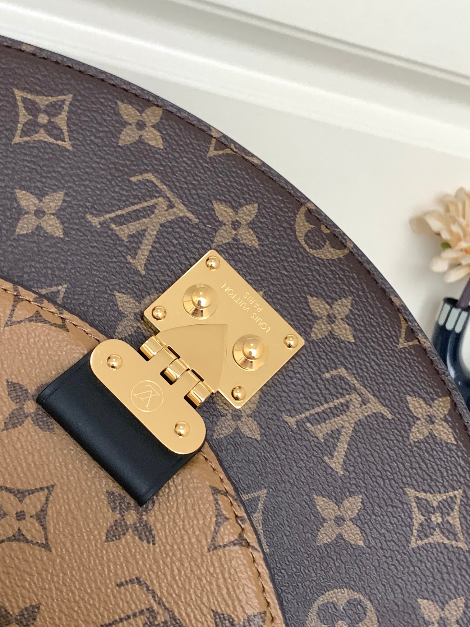 Túi Xách Tay Nữ Louis Vuitton LV Tilsitt Other Monogram Canvas M46548 Màu Nâu N-HM