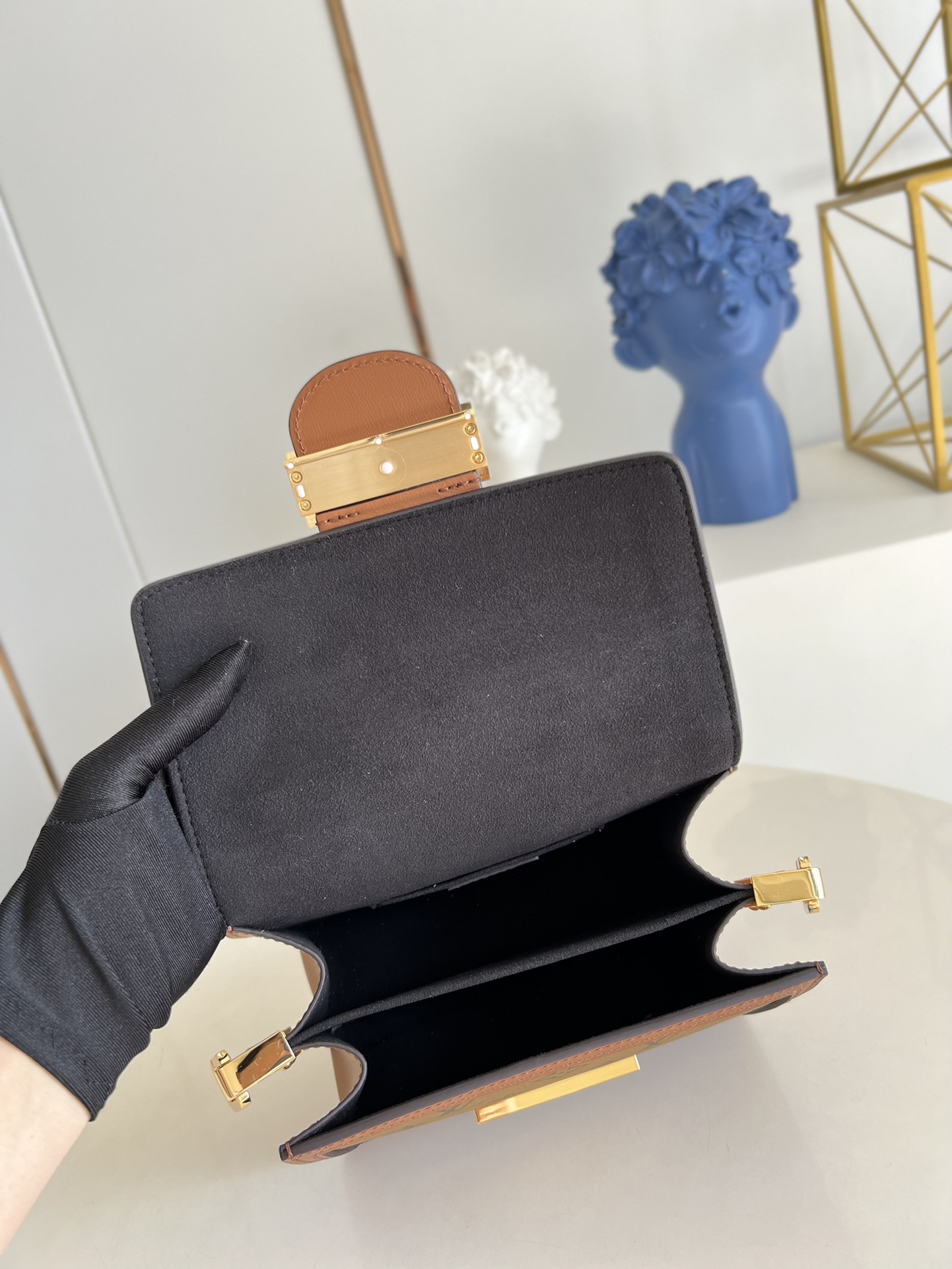 Túi Đeo Chéo Nữ Louis Vuitton LV Mini Dauphine M45959 Màu Nâu Đen