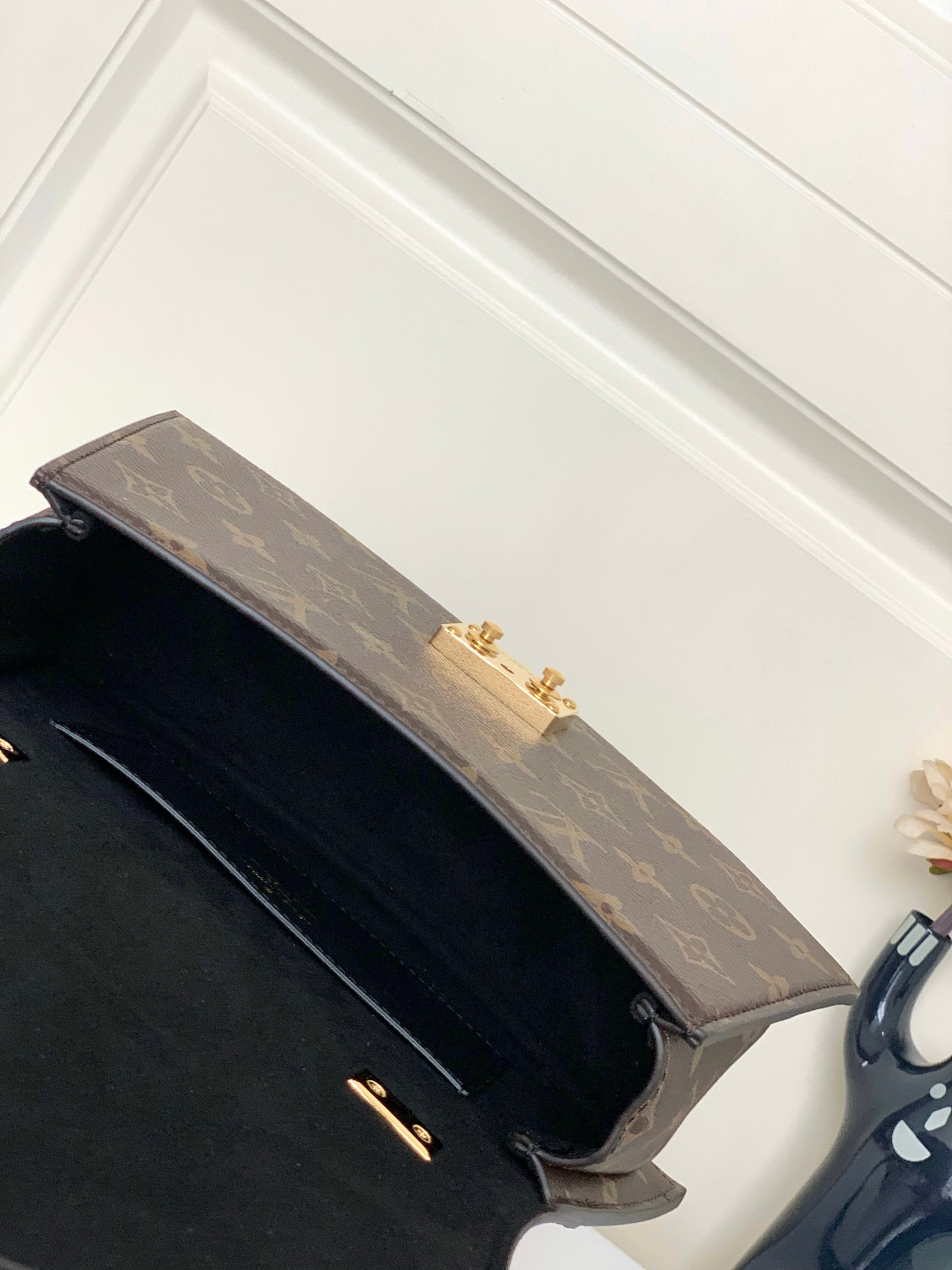 Túi Xách Tay Nữ Louis Vuitton LV Tilsitt Other Monogram Canvas M46548 Màu Nâu N-HM