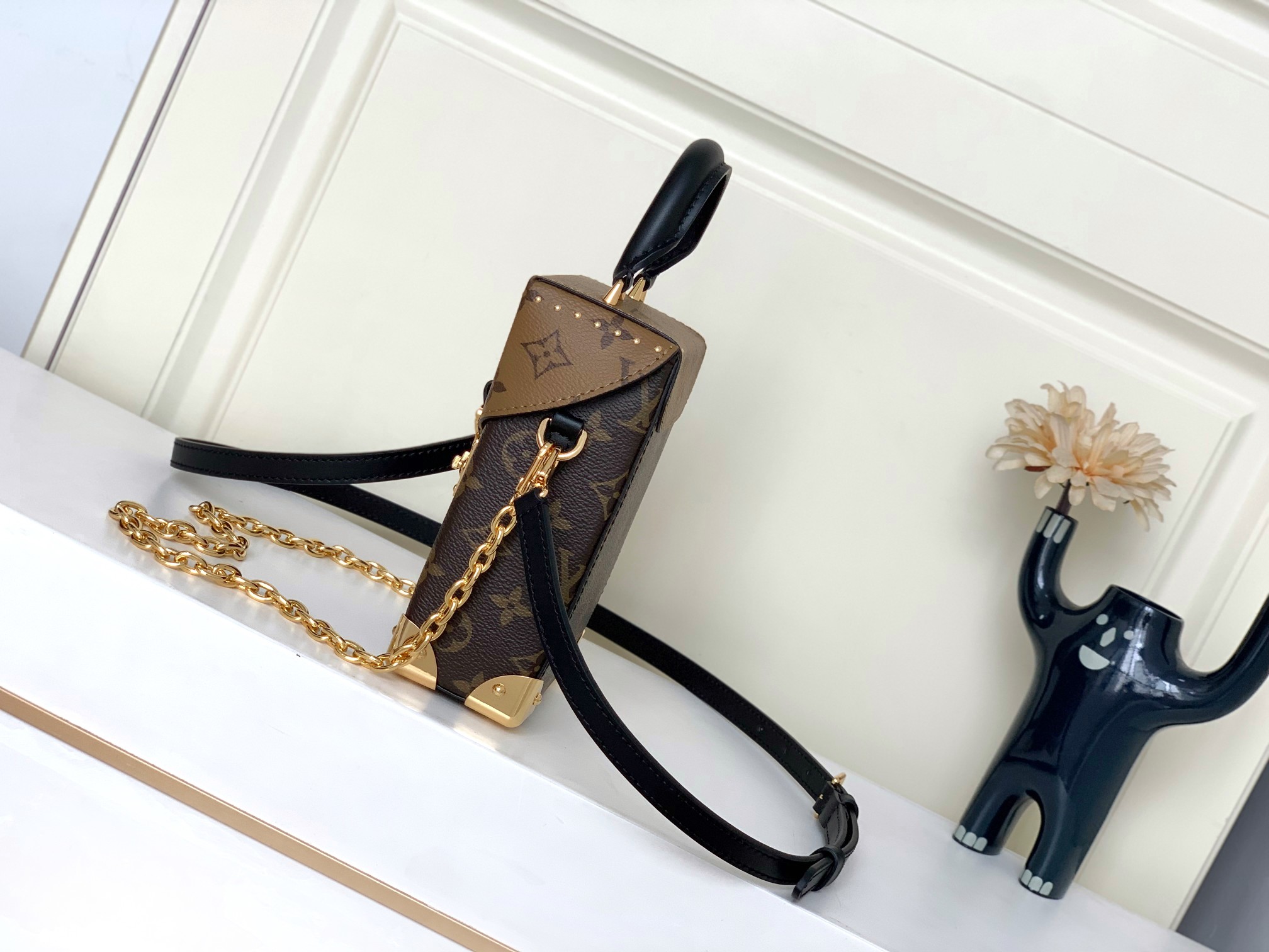 Túi Đựng Điện Thoại Louis Vuitton LV M82465 Camera Box Màu Nâu Vàng N-HM