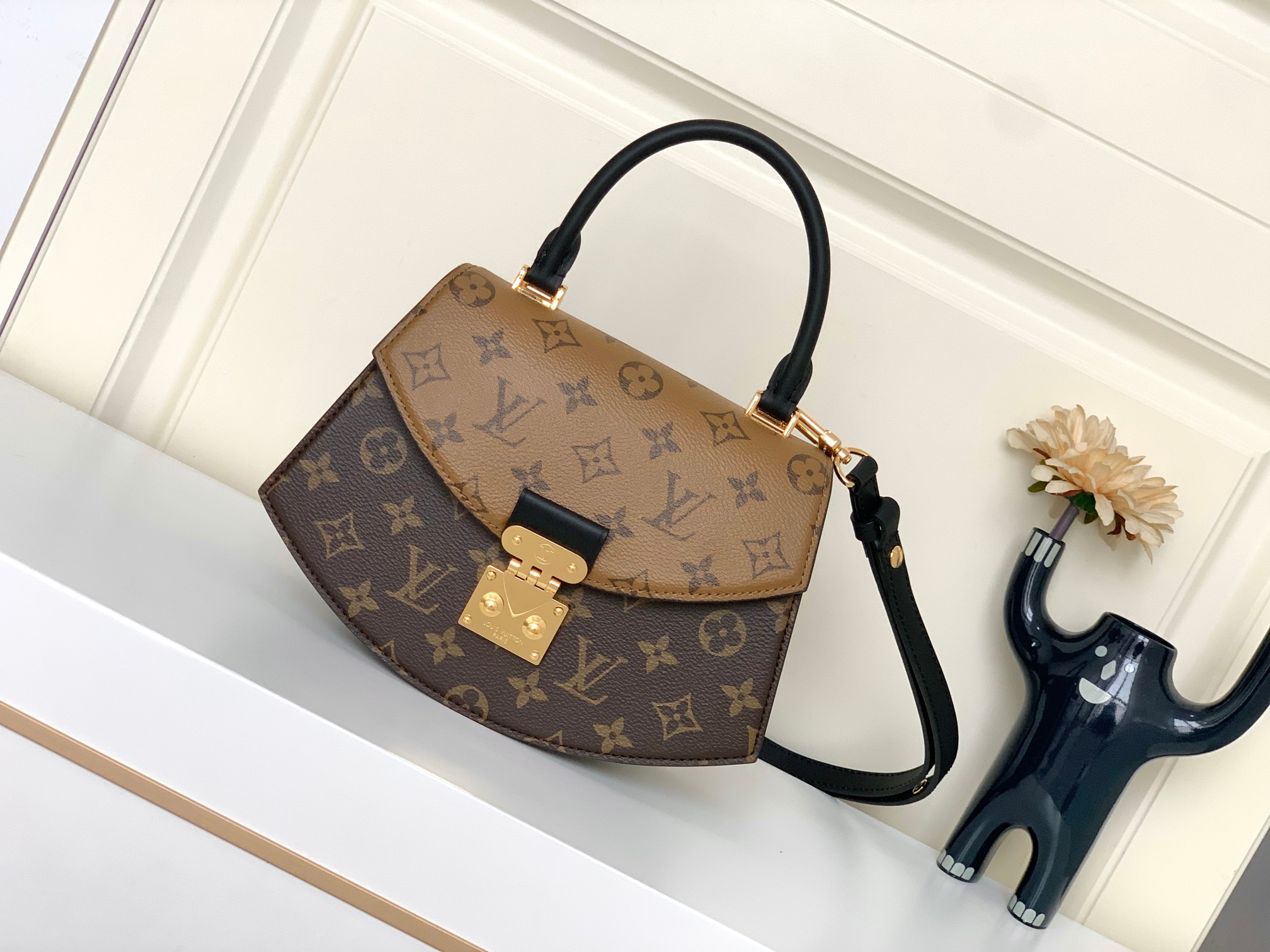 Túi Xách Tay Nữ Louis Vuitton LV Tilsitt Other Monogram Canvas M46548 Màu Nâu N-HM