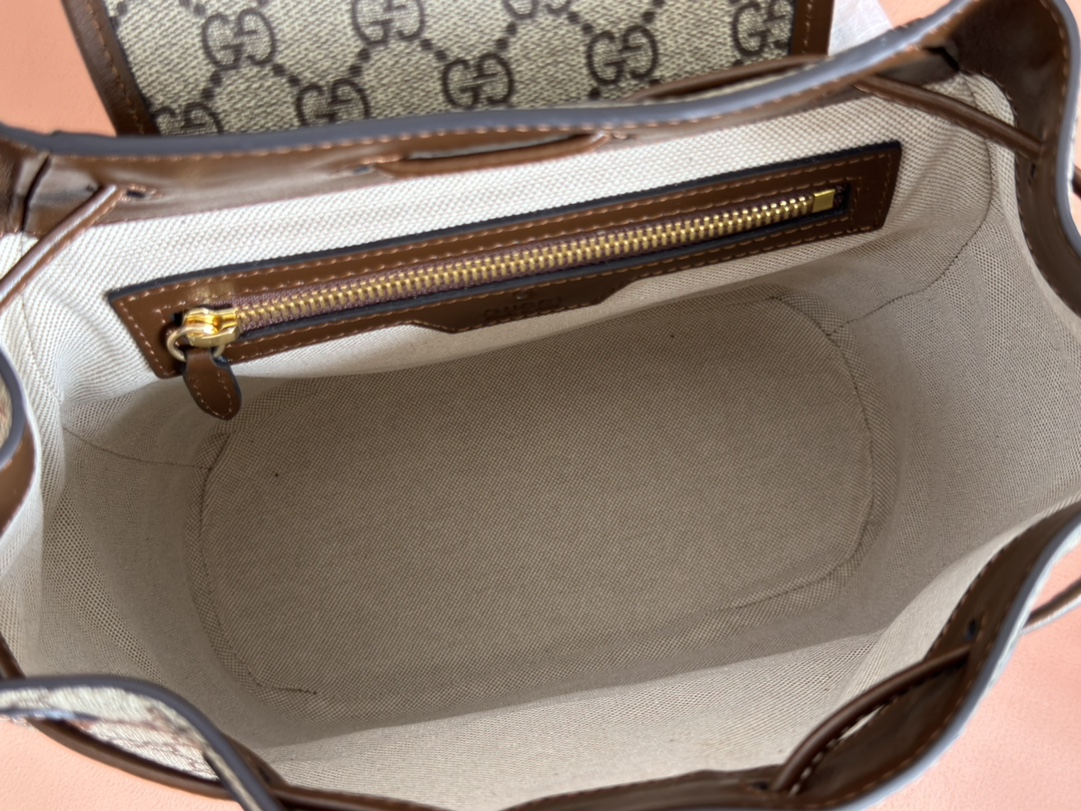 Sac à dos avec détail GG 674147 (Brow)