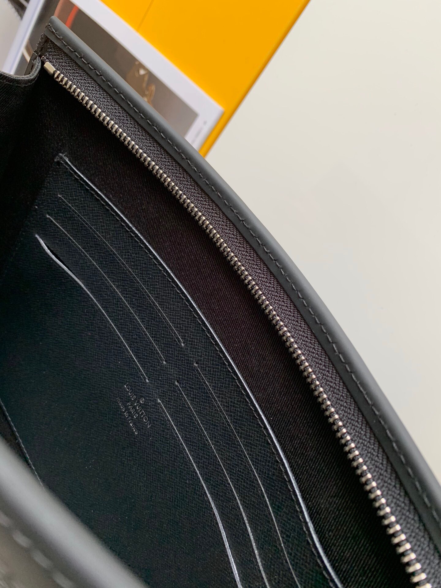 Clutch Cầm Tay Pochette Voyage M41696