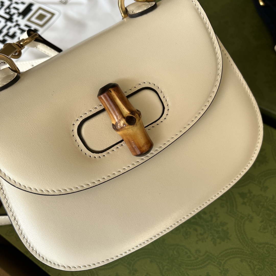 Túi Xách Nữ Gucci Bamboo 1947 686864 Màu Trắng