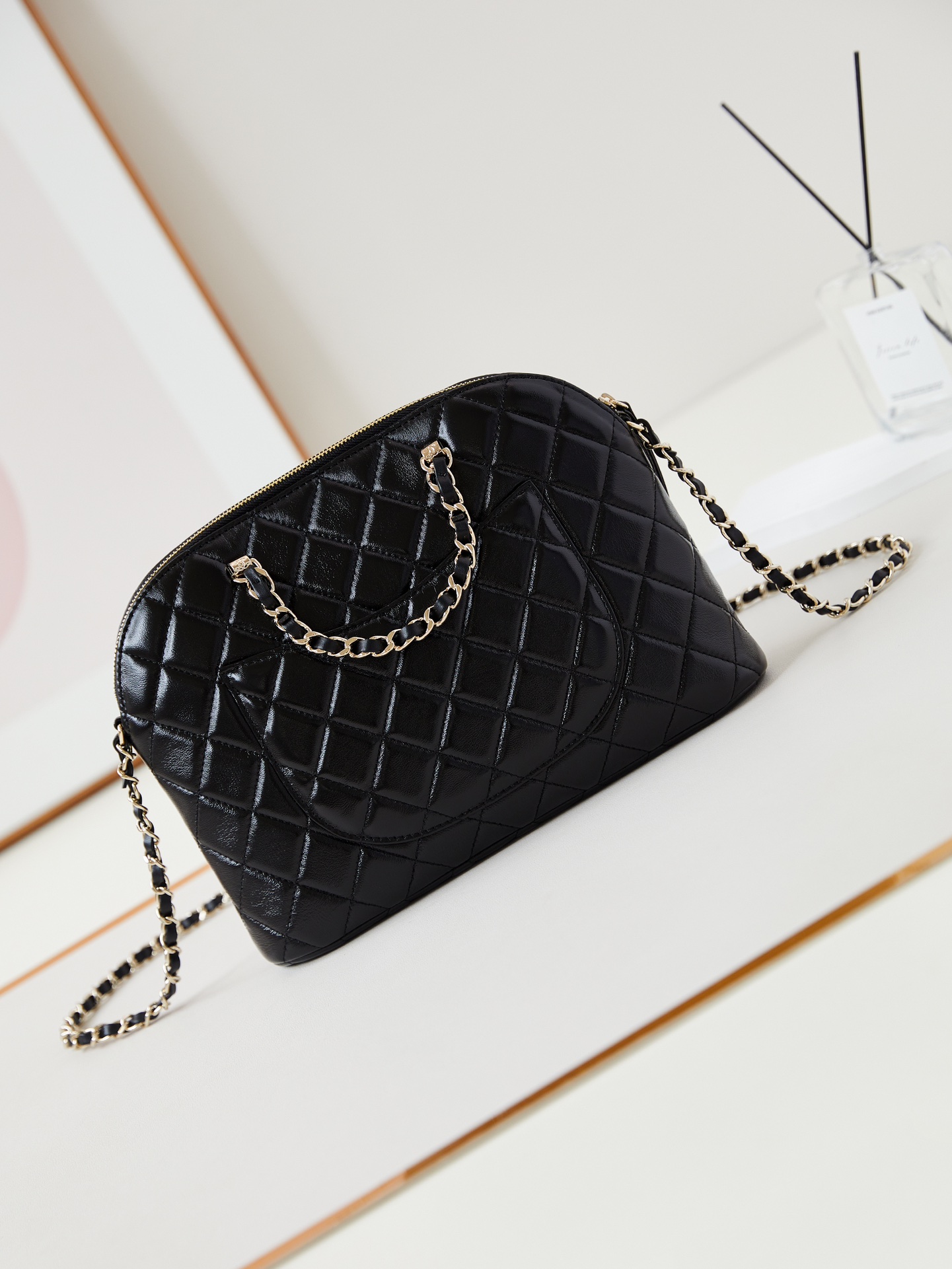 Túi Xách Chanel AS3969 Màu Đen Da Bóng