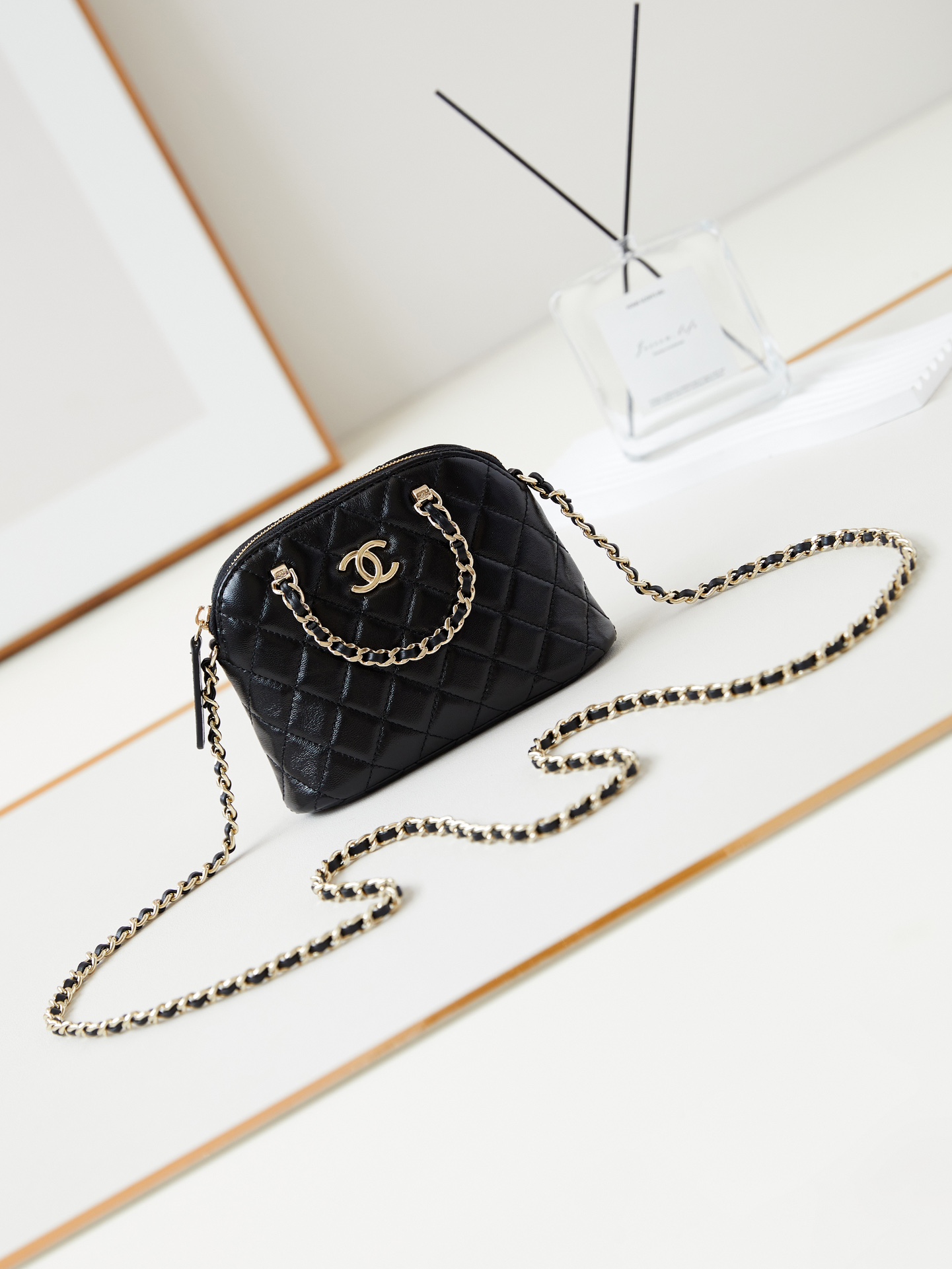 Túi Xách Chanel AP3354 Màu Đen Da Bóng