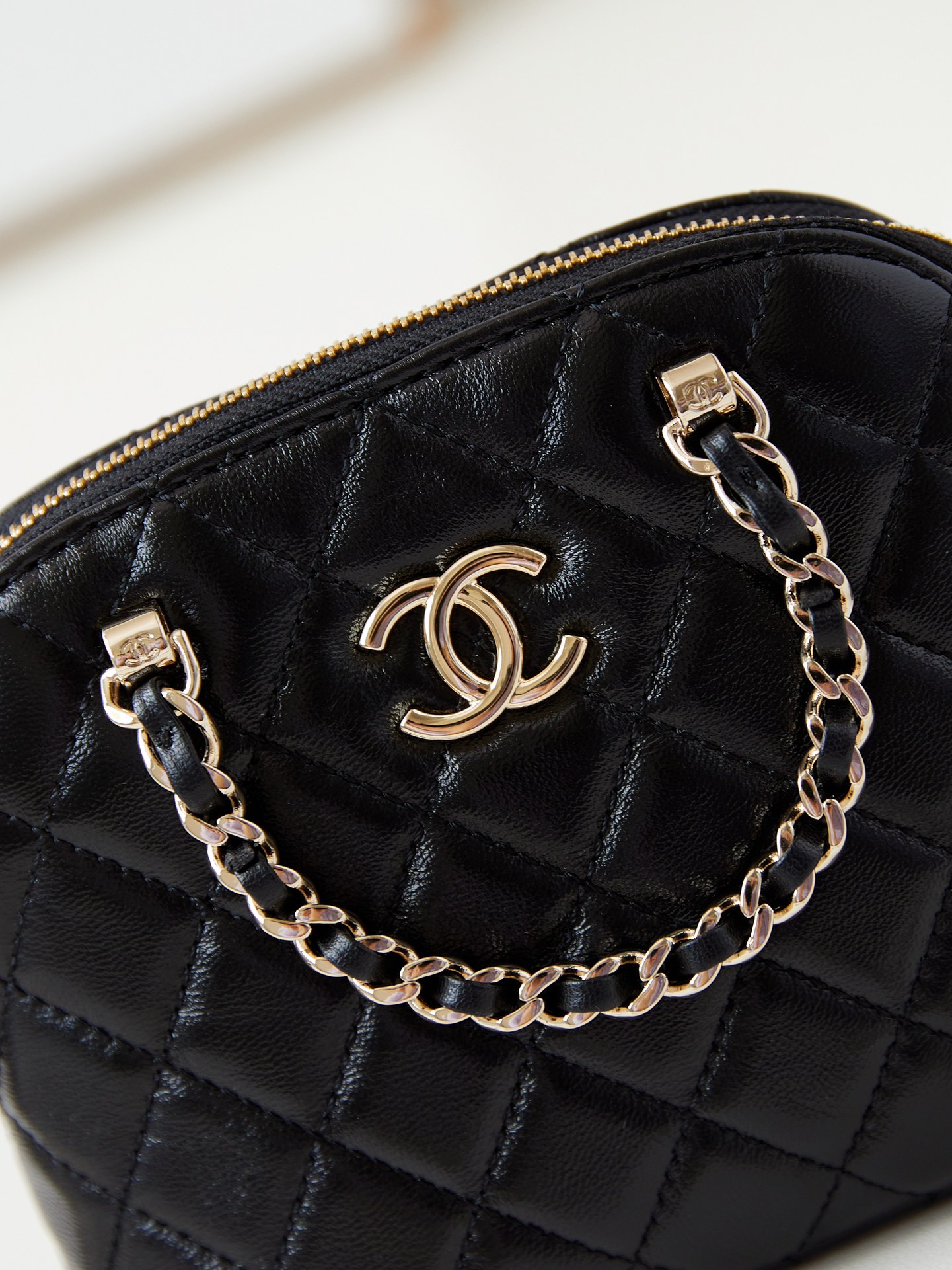 Túi Xách Chanel AP3354 Màu Đen Da Bóng