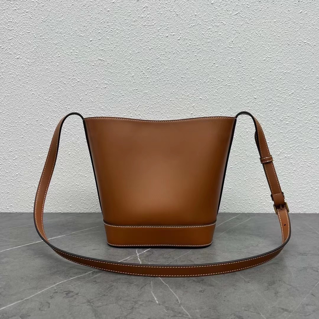 Túi Xách Nữ Cuir Triomphe 198243 Màu Nâu