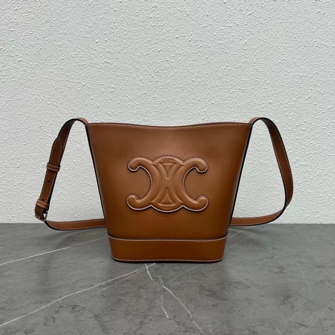 Túi Xách Nữ Cuir Triomphe 198243 Màu Nâu