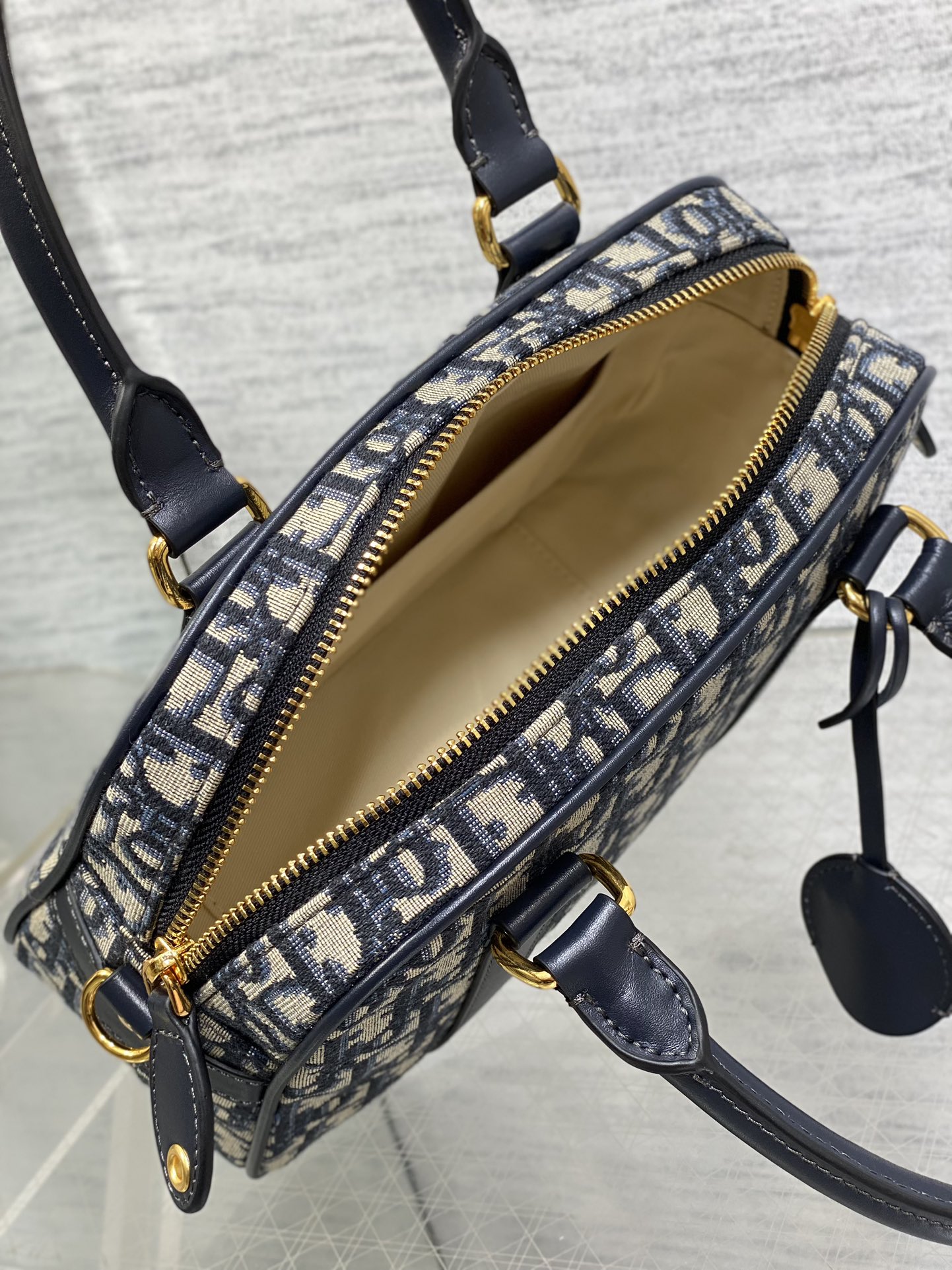 Túi xách Dior Vibe Nữ