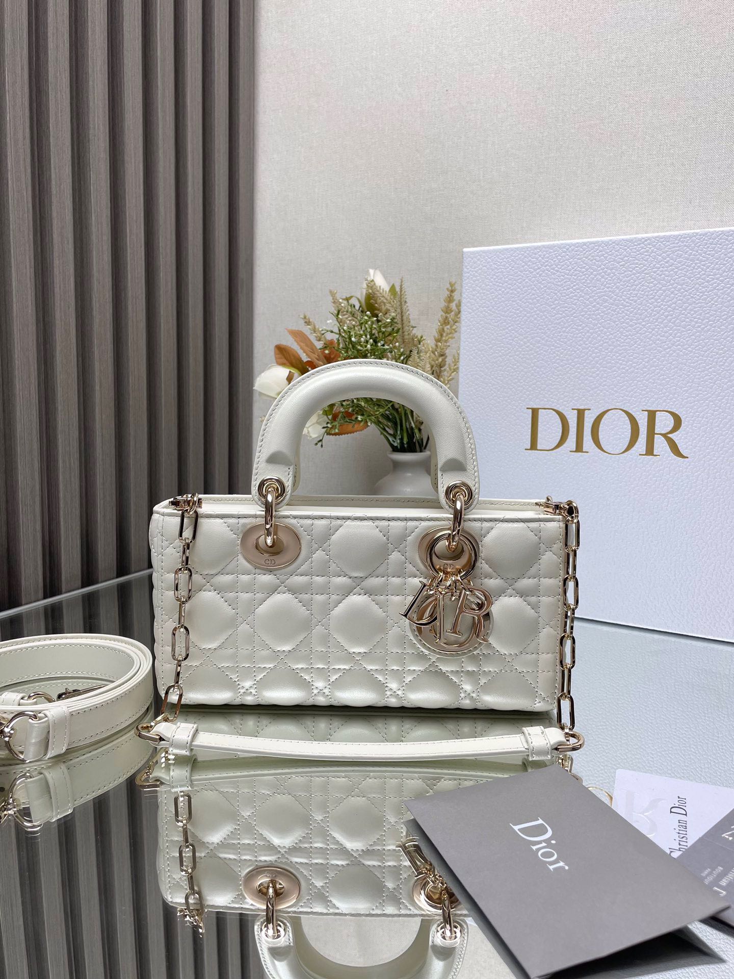 Túi Xách Tay Dior D-Joy Nữ Màu Trắng