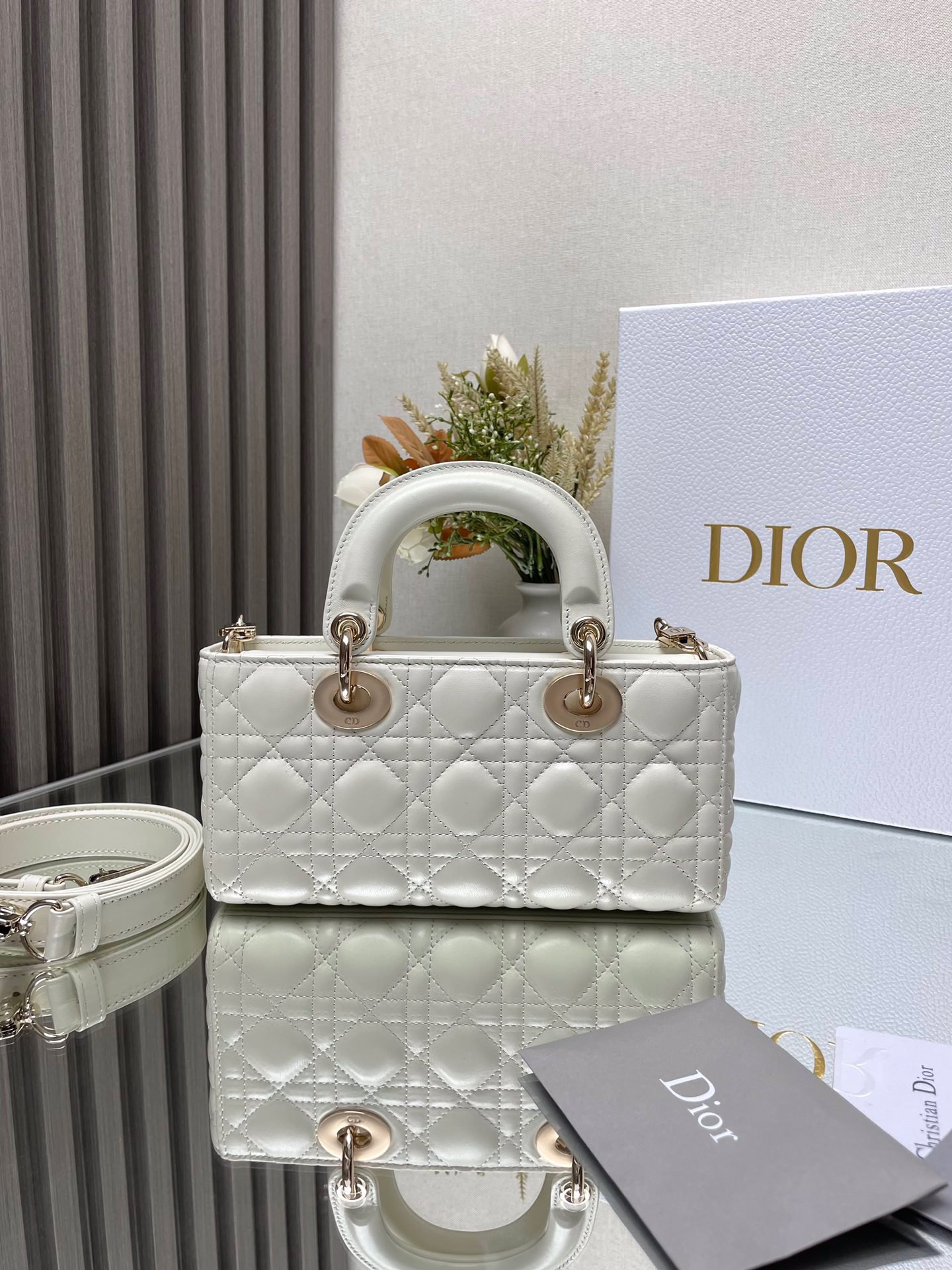 Túi Xách Tay Dior D-Joy Nữ Màu Trắng