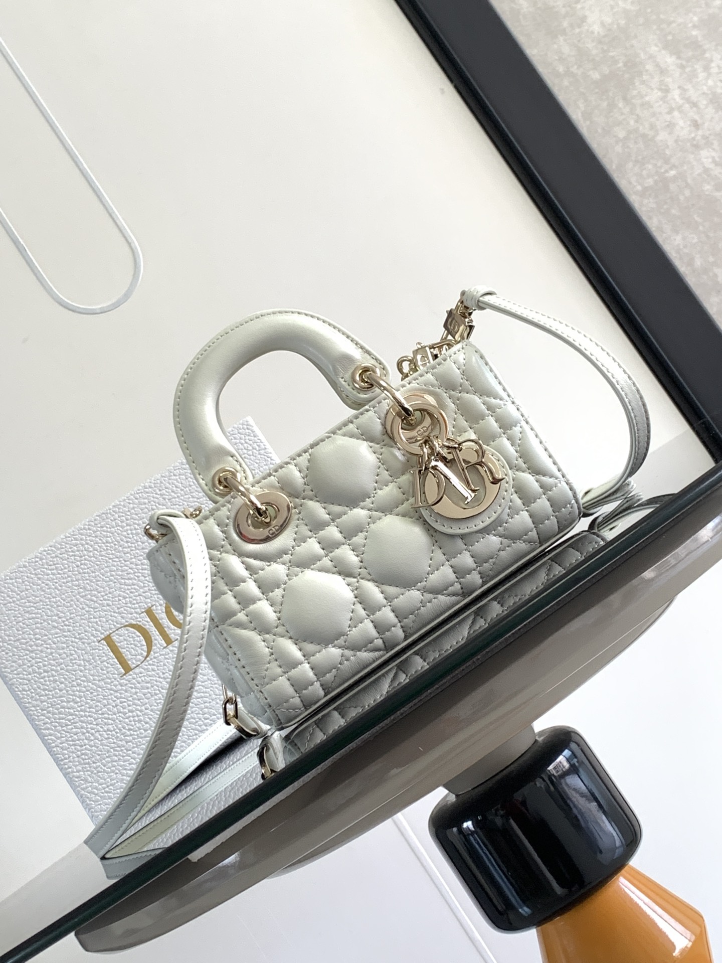 Túi Xách Tay Dior D-Joy Nữ Màu Trắng