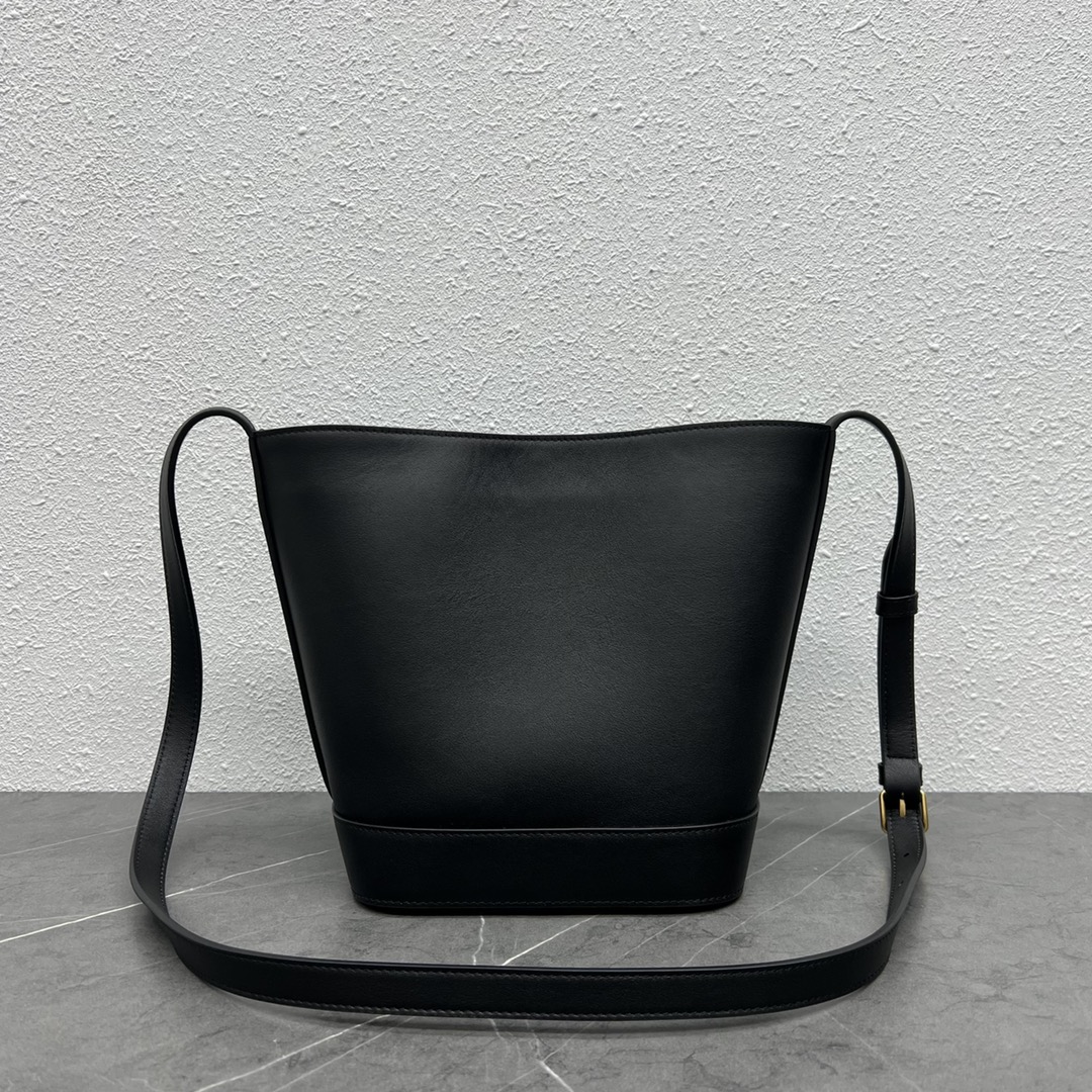 Túi Xách Nữ Cuir Triomphe 198243 Màu Đen