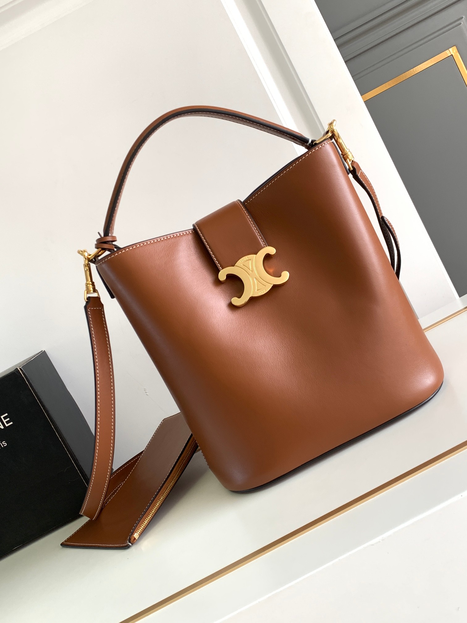 Túi Xách Nữ Celine Louise 116613 Màu Nâu