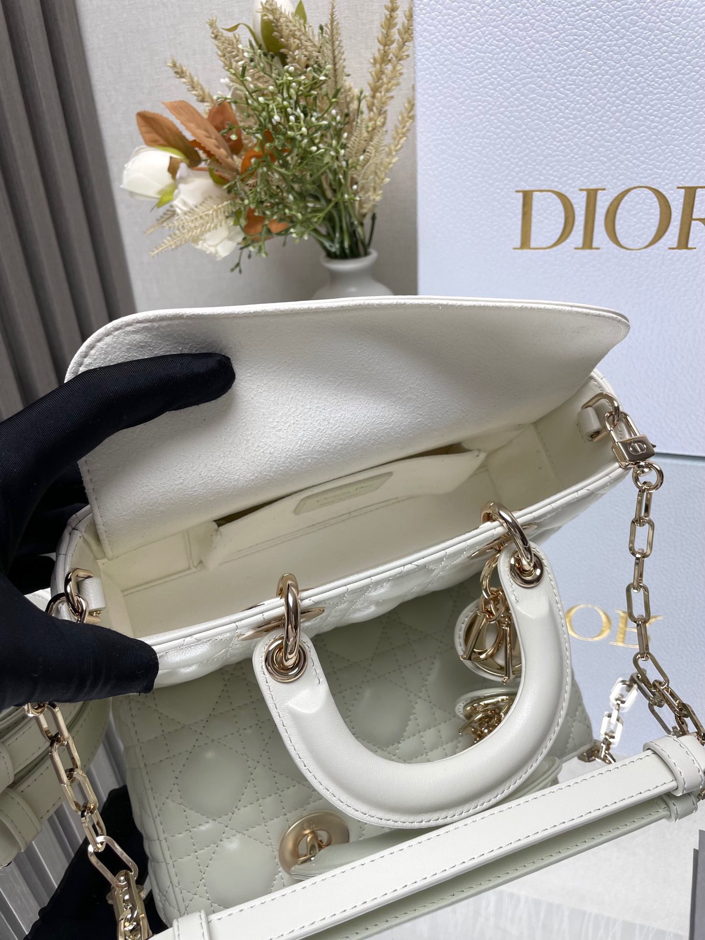 Túi Xách Tay Dior D-Joy Nữ Màu Trắng