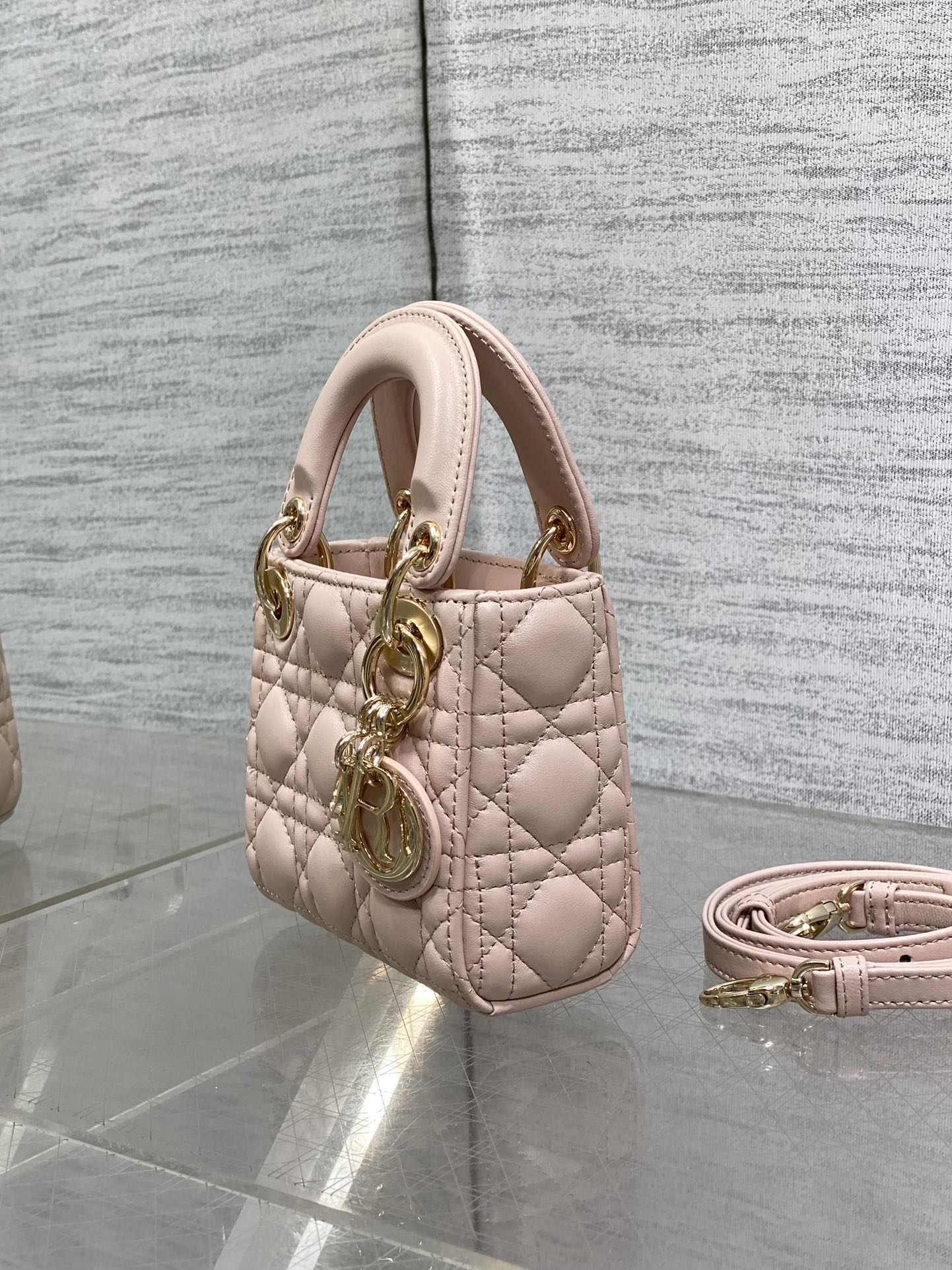 Túi Xách Nữ Lady Dior Mini Màu Hồng
