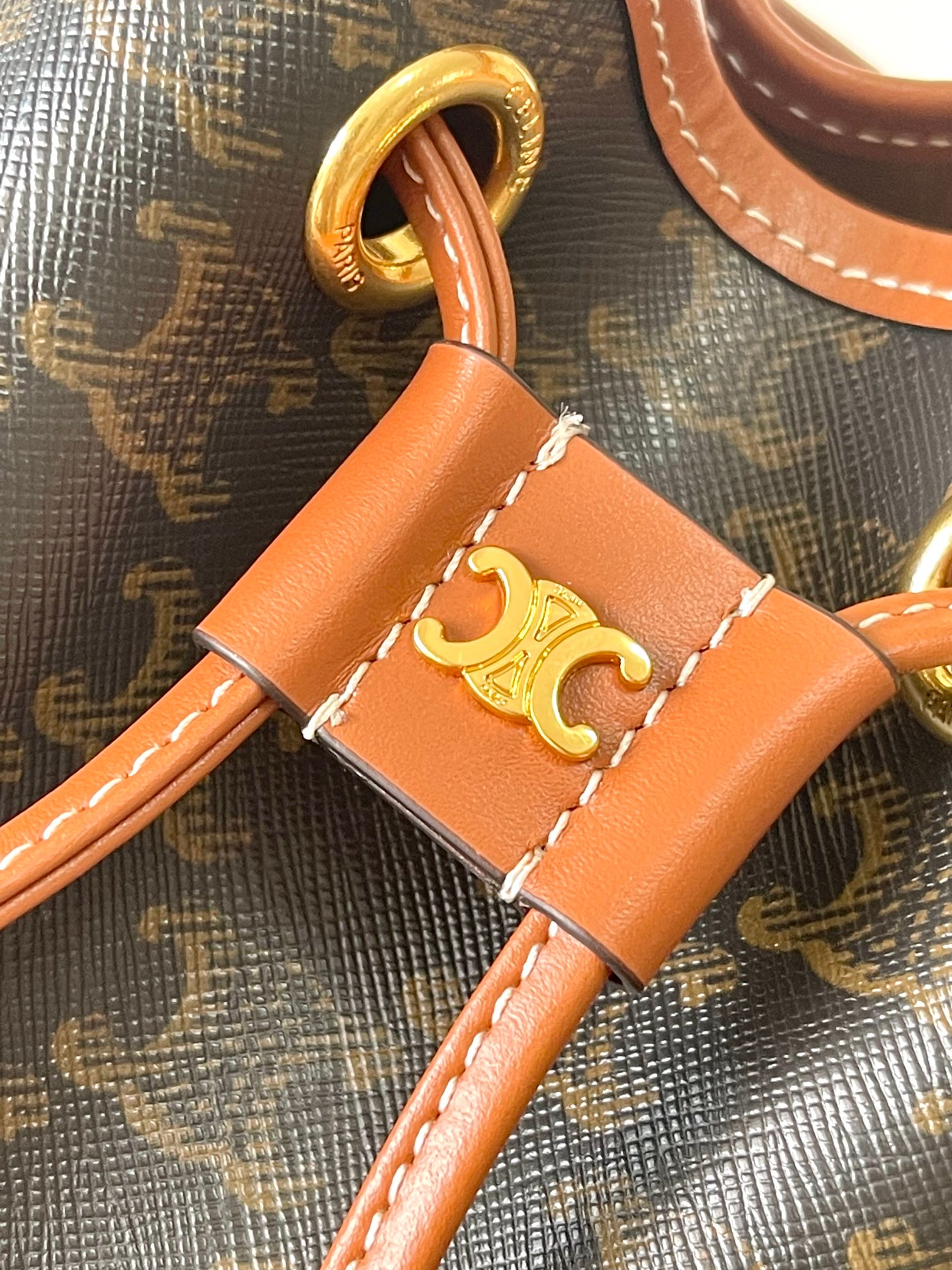 Túi Xách Nữ Celine Clara 116882 Logo Celine